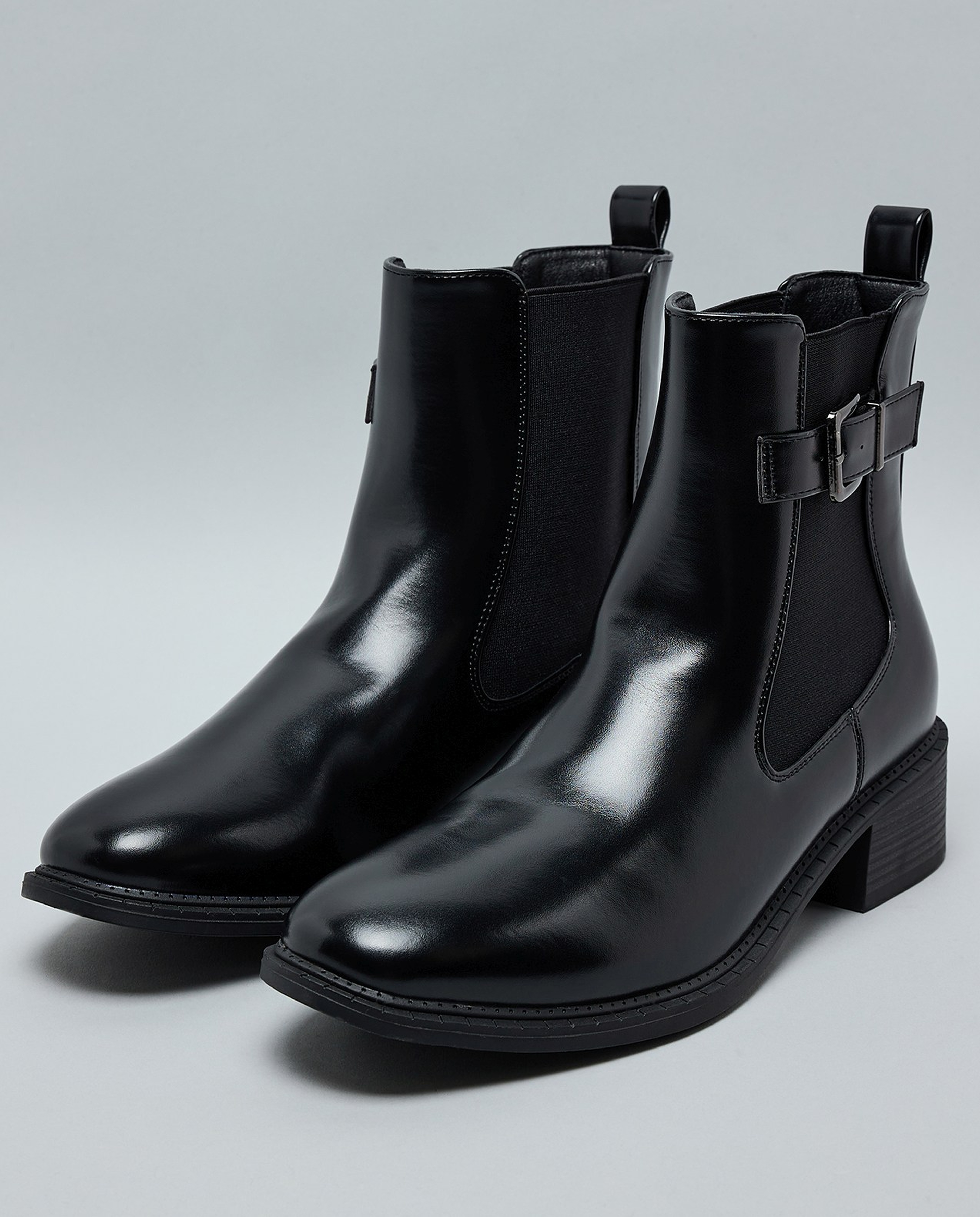 Solid Chelsea Boots