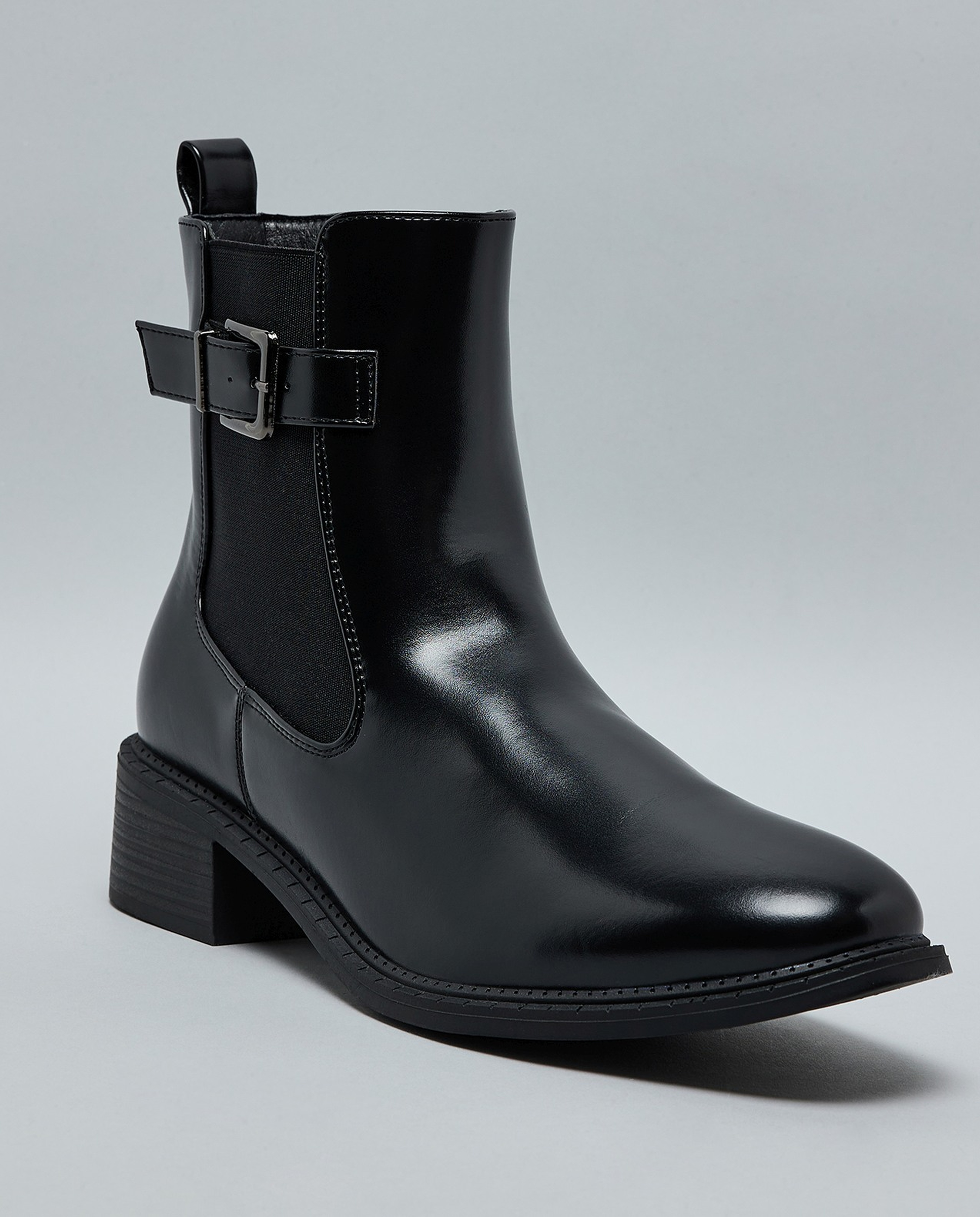 Solid Chelsea Boots