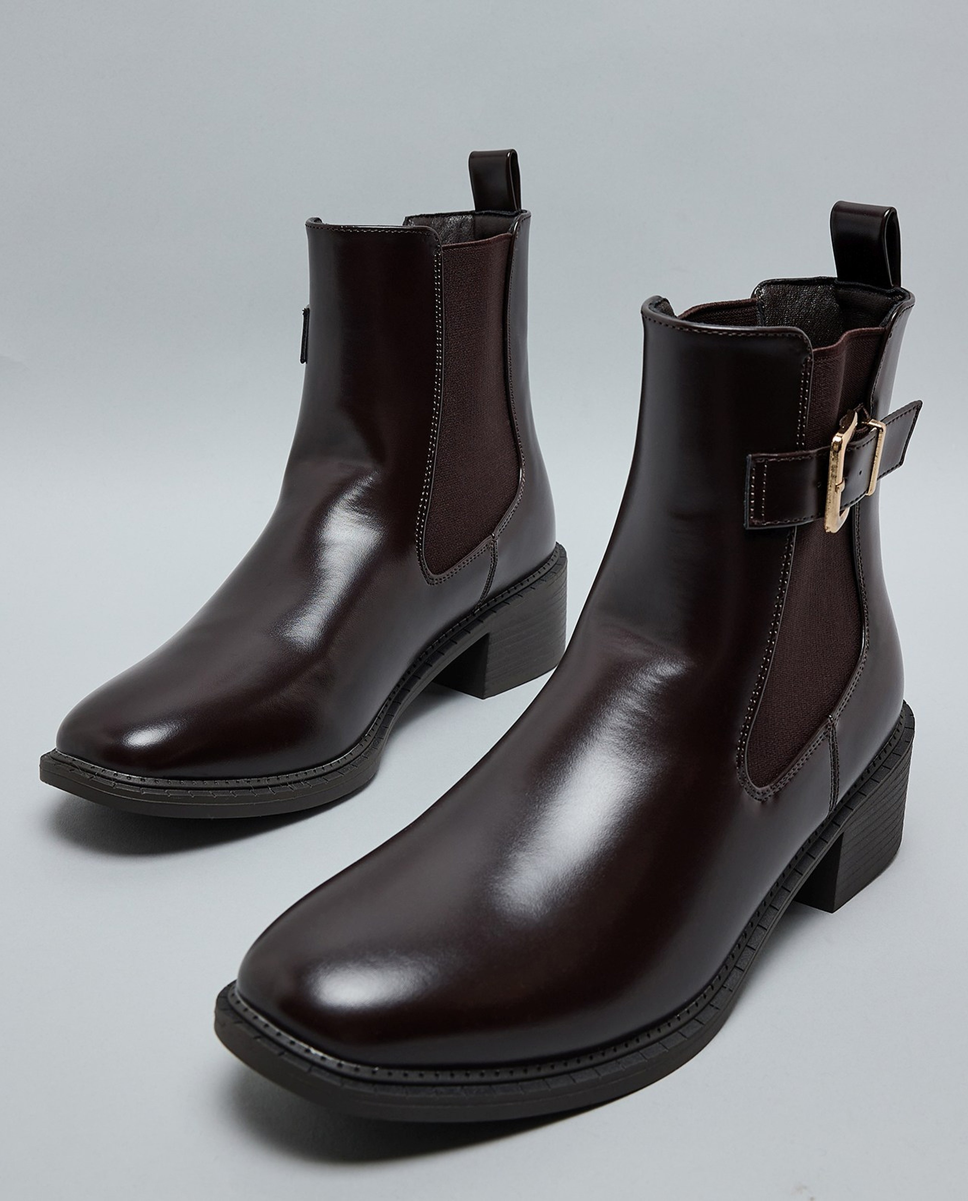 Solid Chelsea Boots