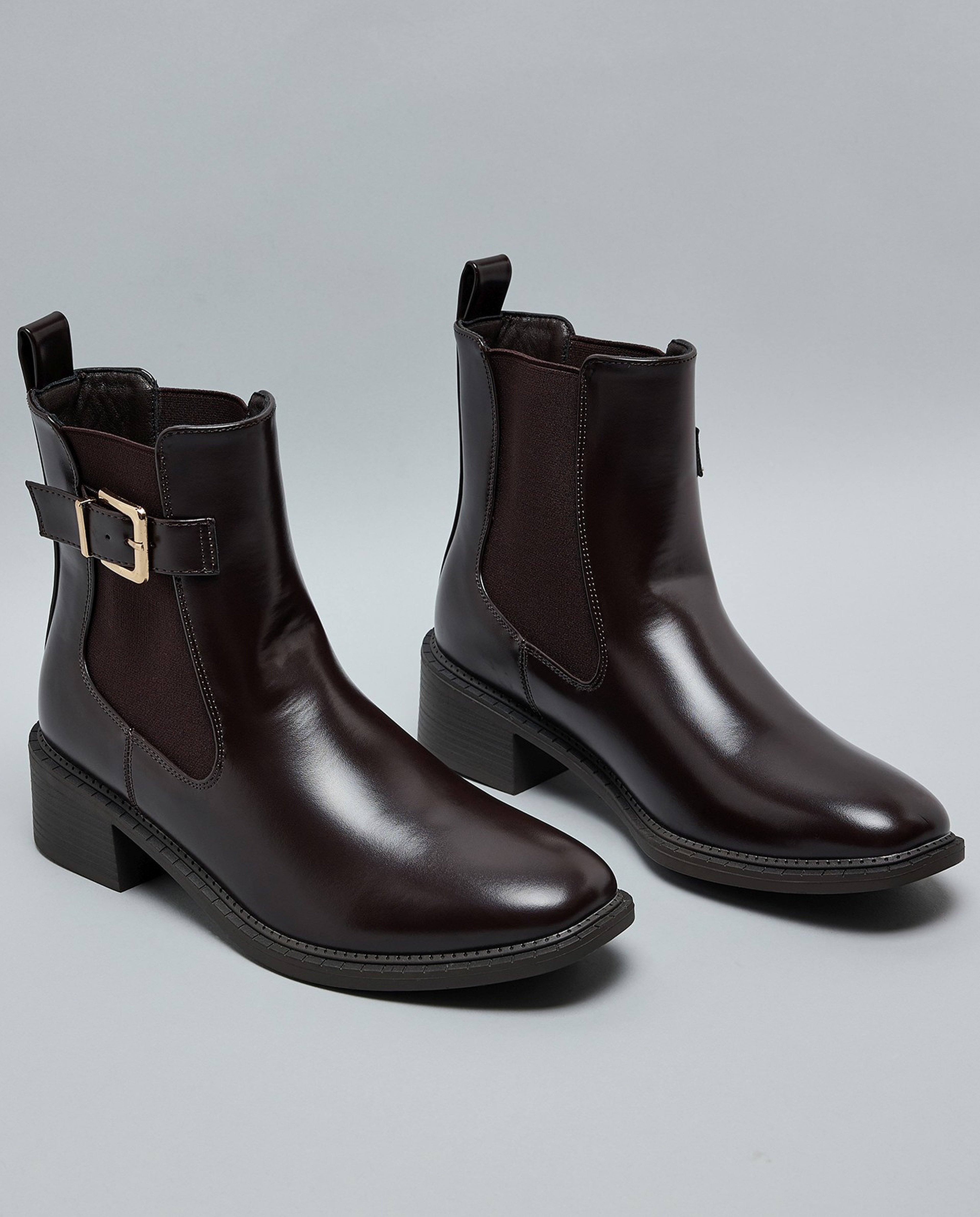 Solid Chelsea Boots