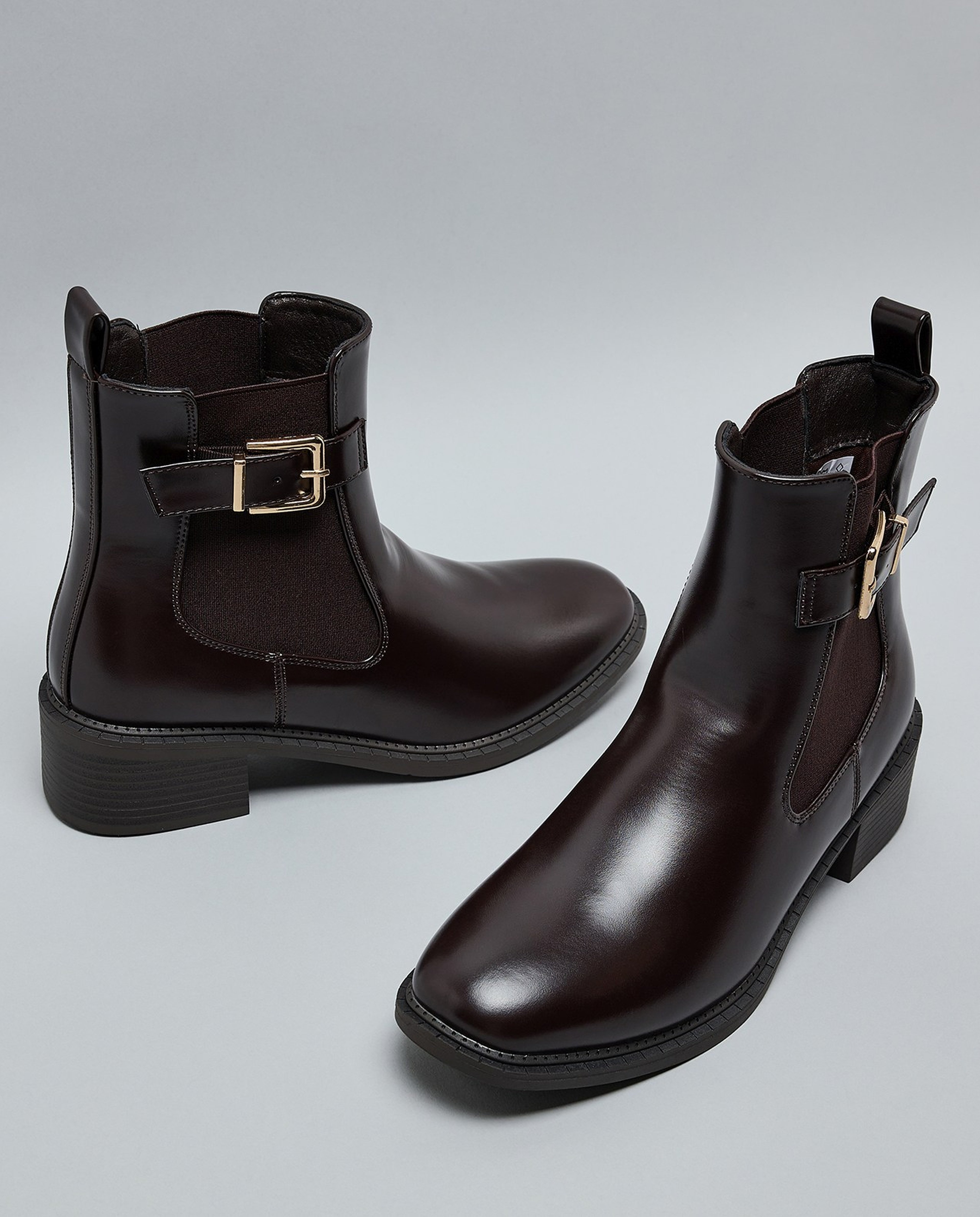 Solid Chelsea Boots