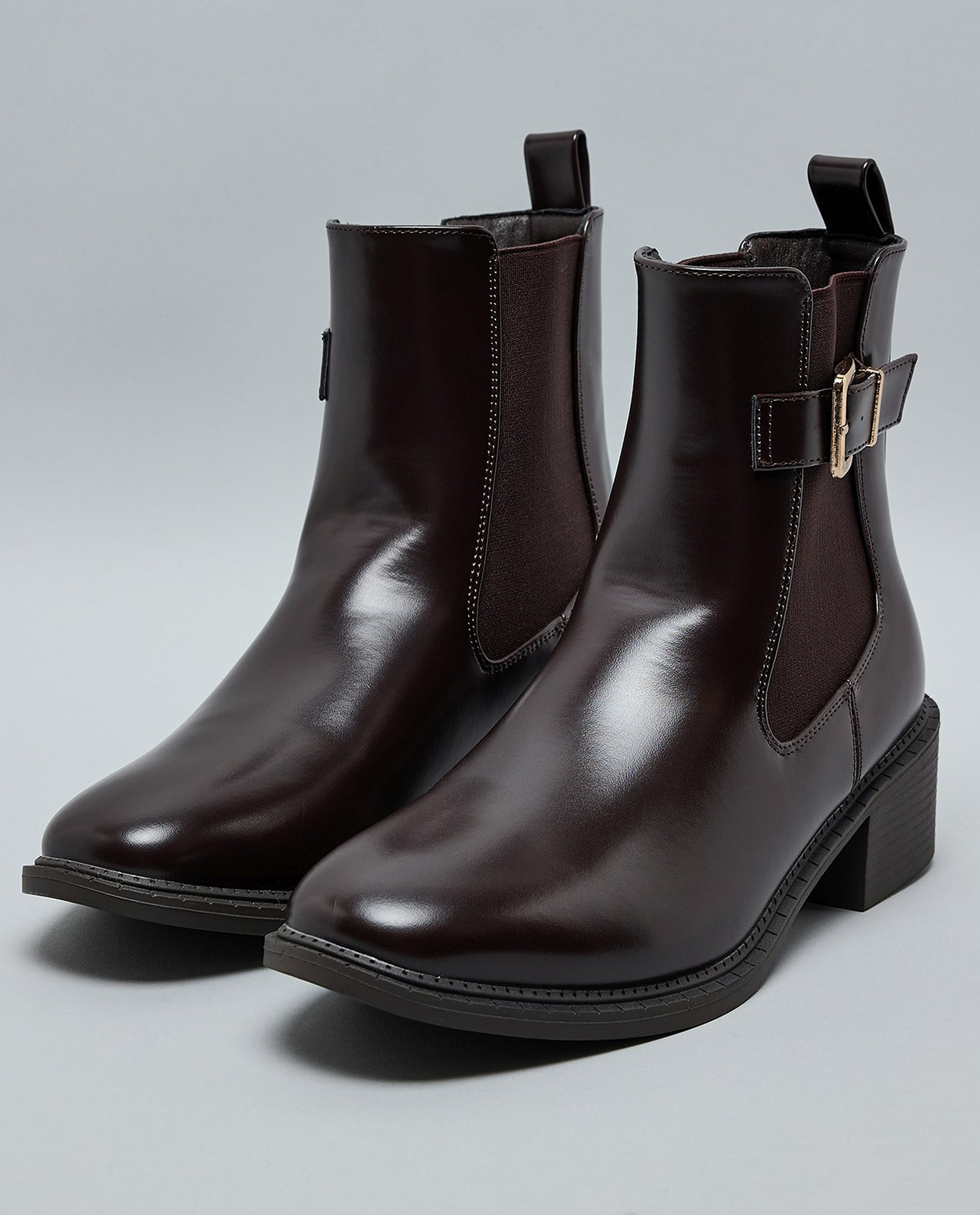 Solid Chelsea Boots
