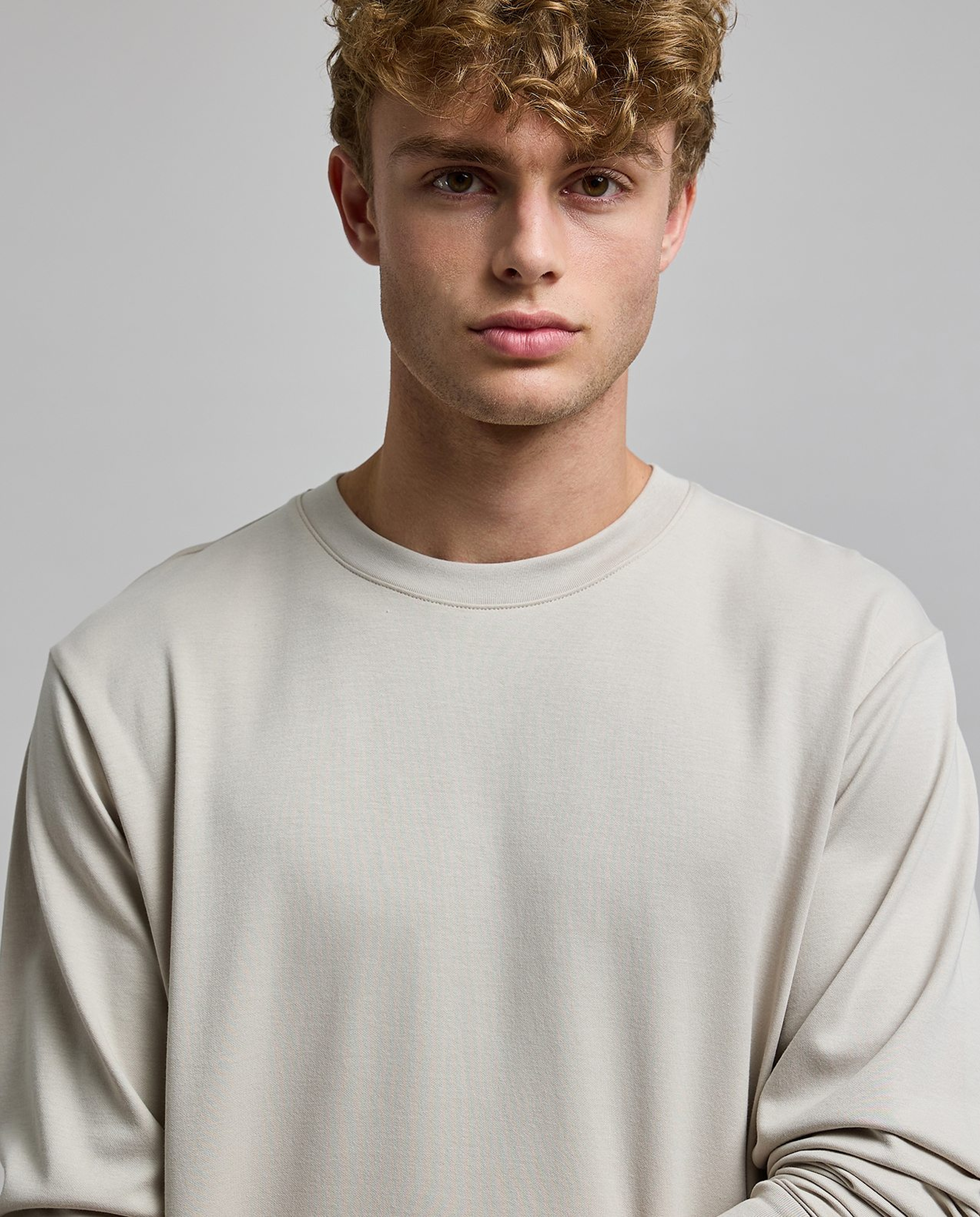 Solid T-Shirt with Crew Neck and Long Sleeves