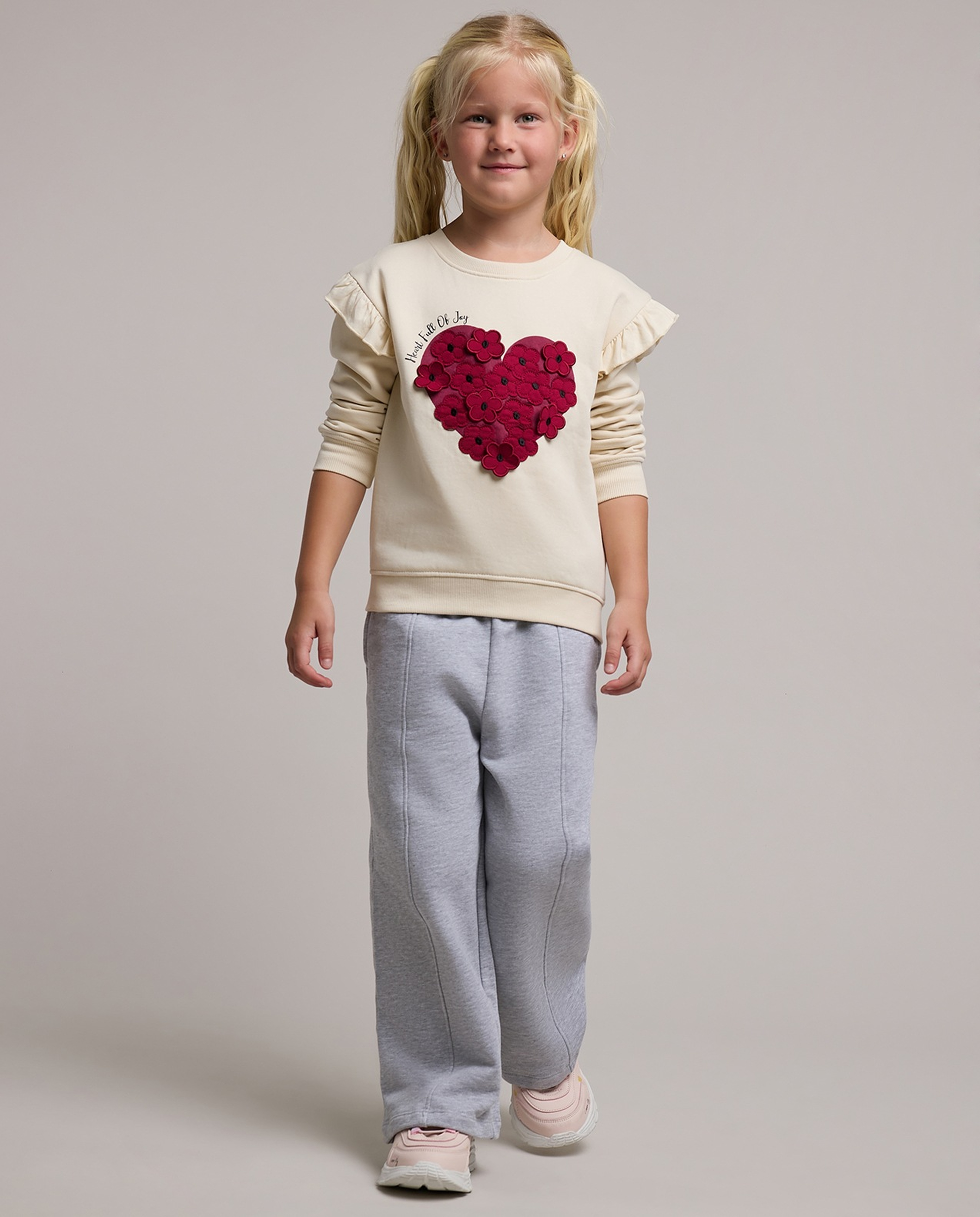 Applique Sweatshirt with Crew Neck and Long Sleeves