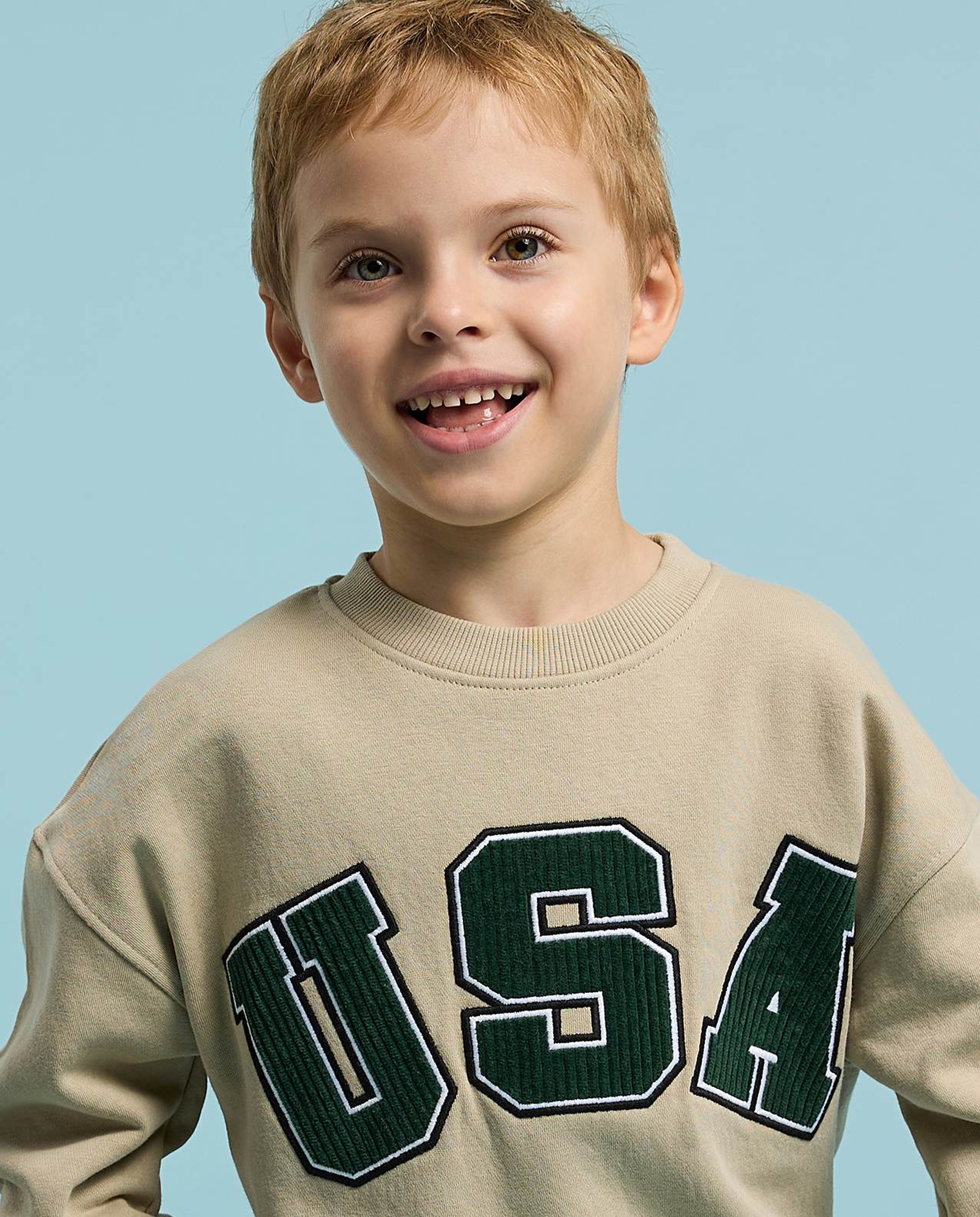 Applique Sweatshirt with Crew Neck and Long Sleeves