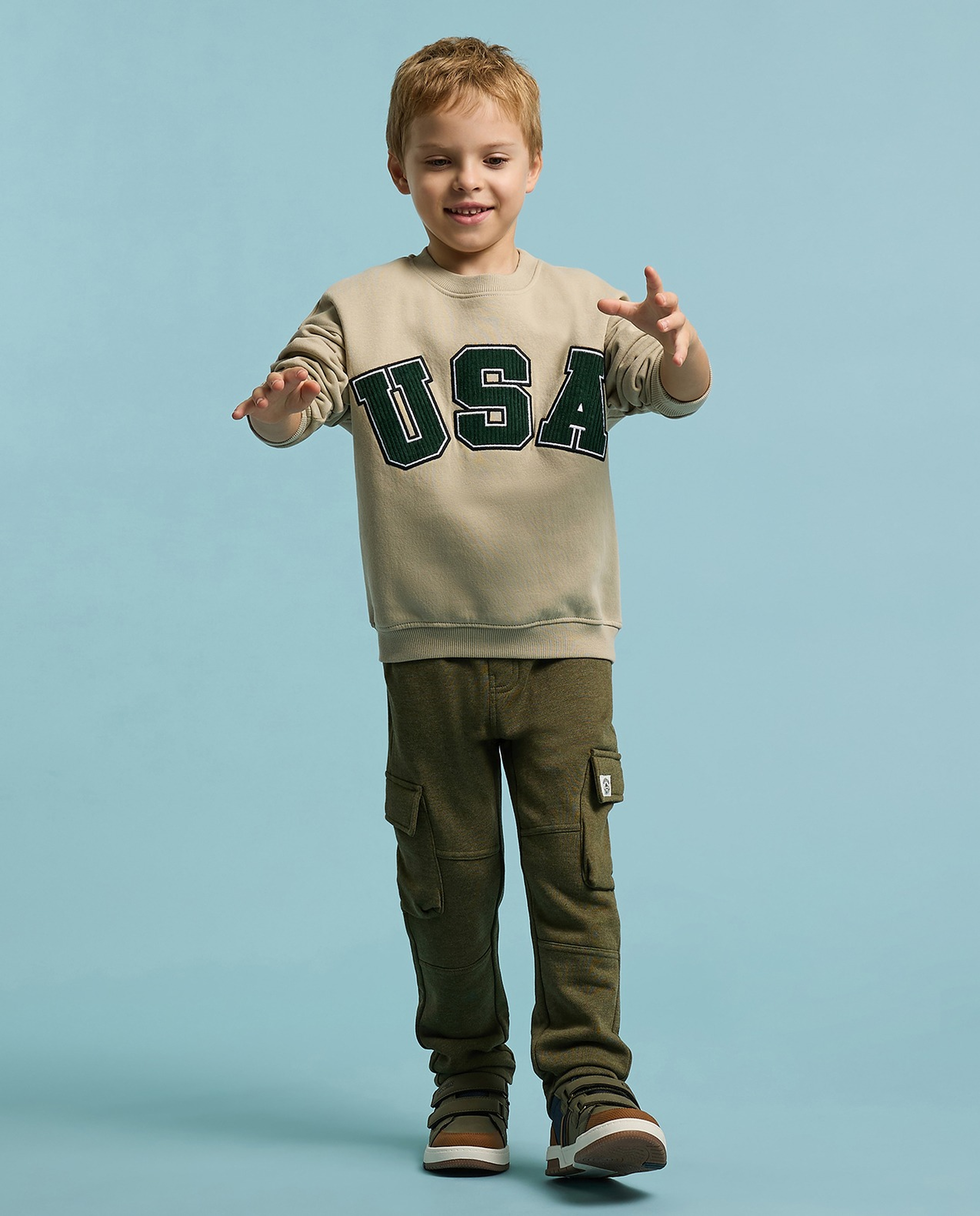 Applique Sweatshirt with Crew Neck and Long Sleeves