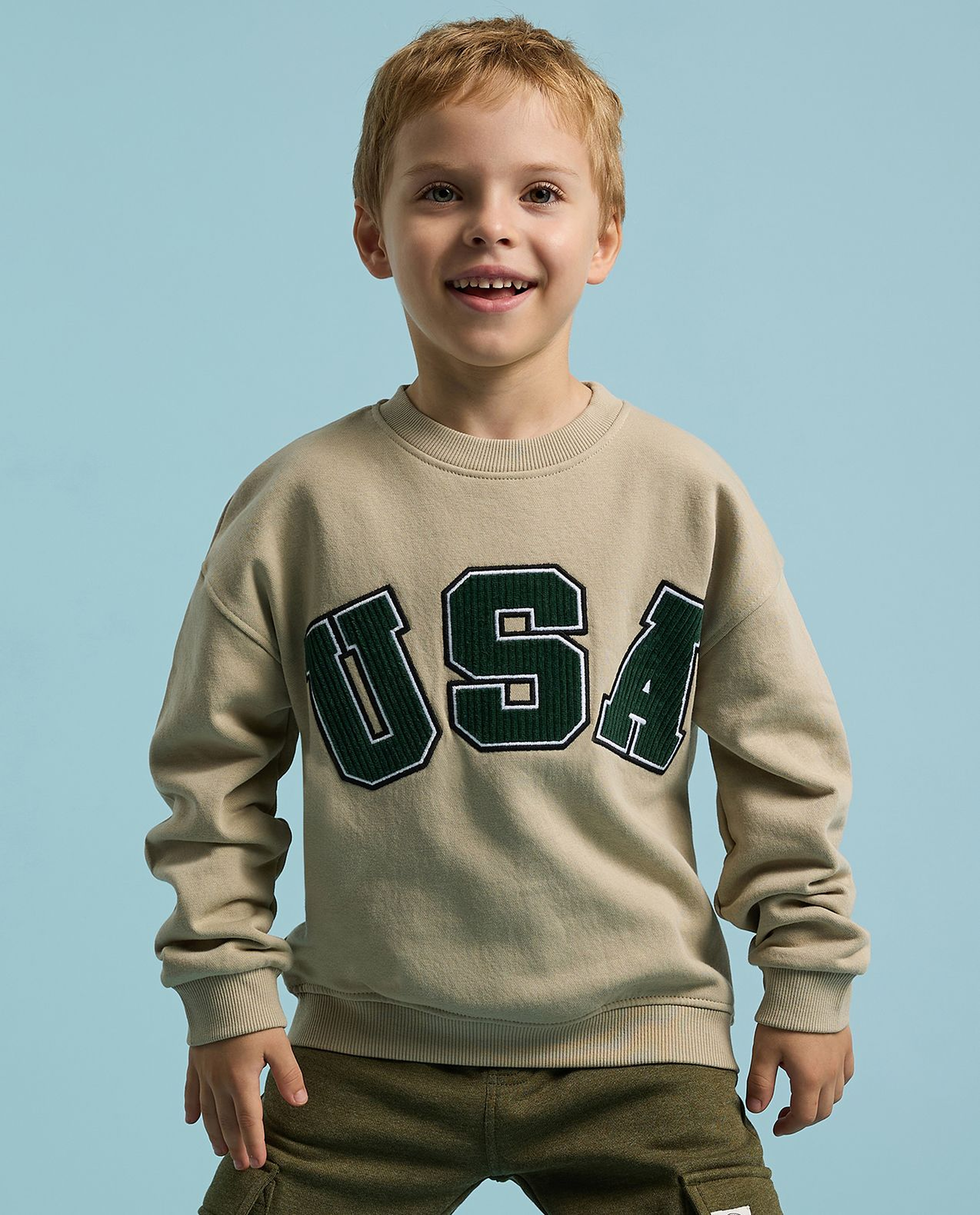 Applique Sweatshirt with Crew Neck and Long Sleeves
