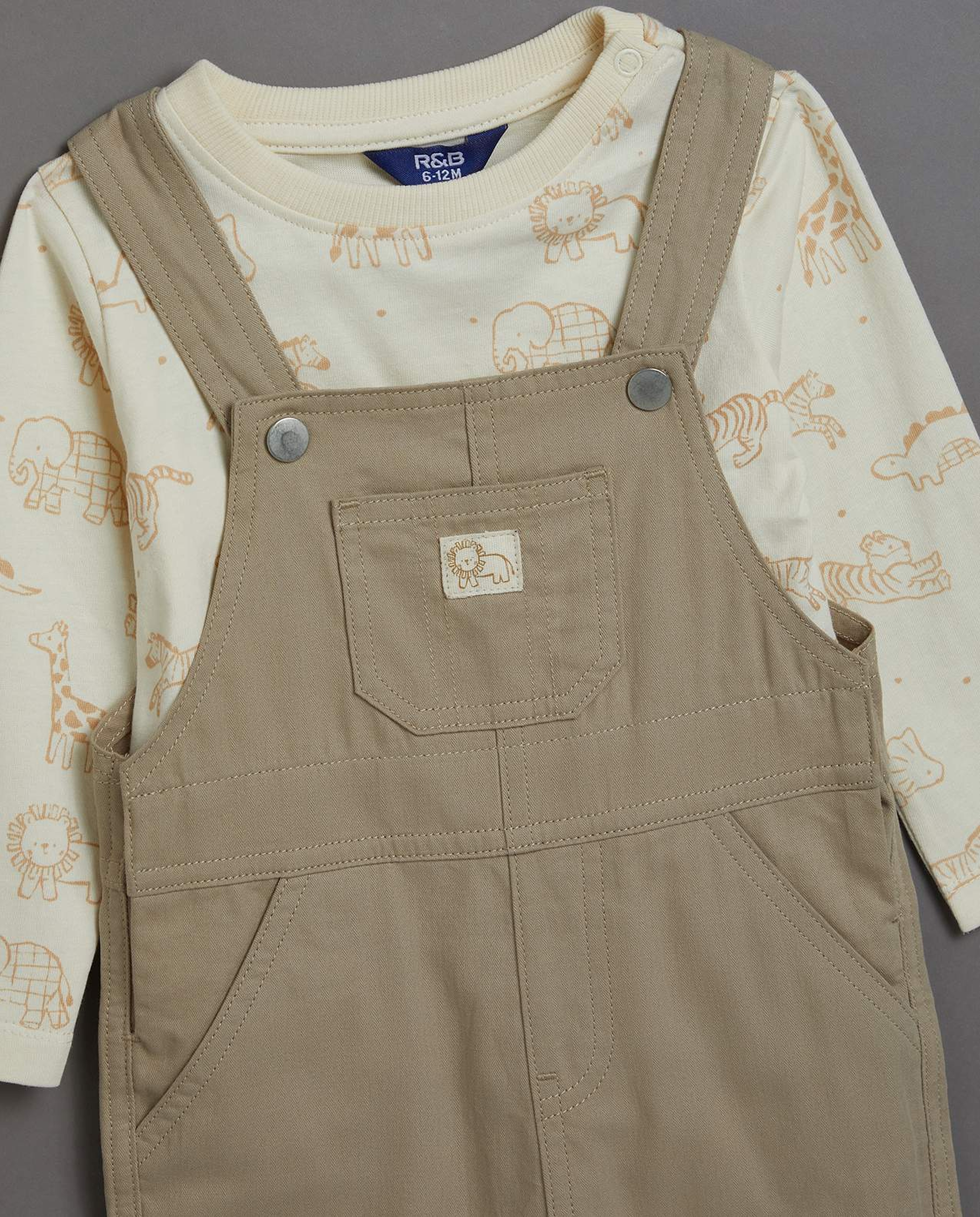 Printed Top & Solid Dungaree Set