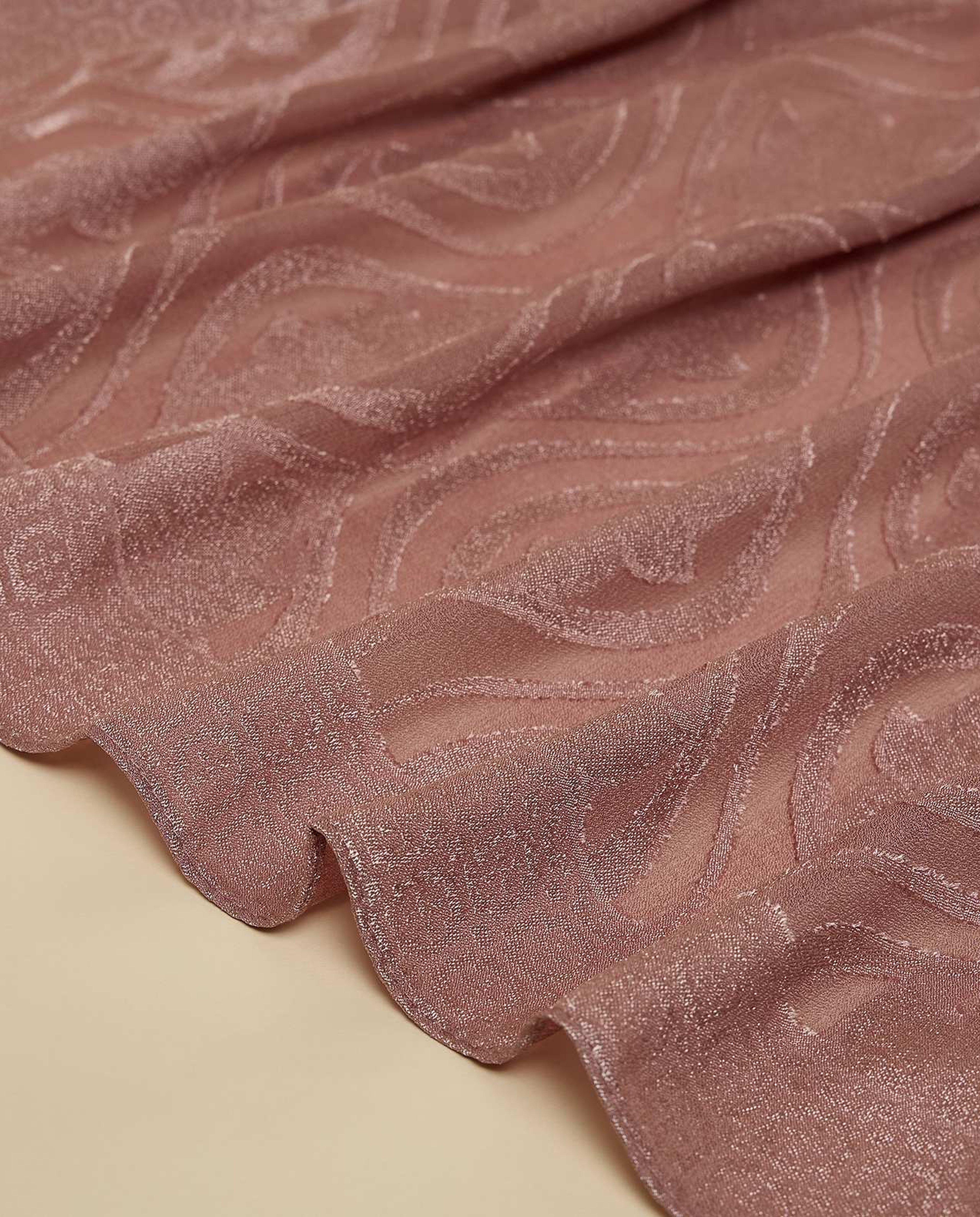 Self Patterned Scarf