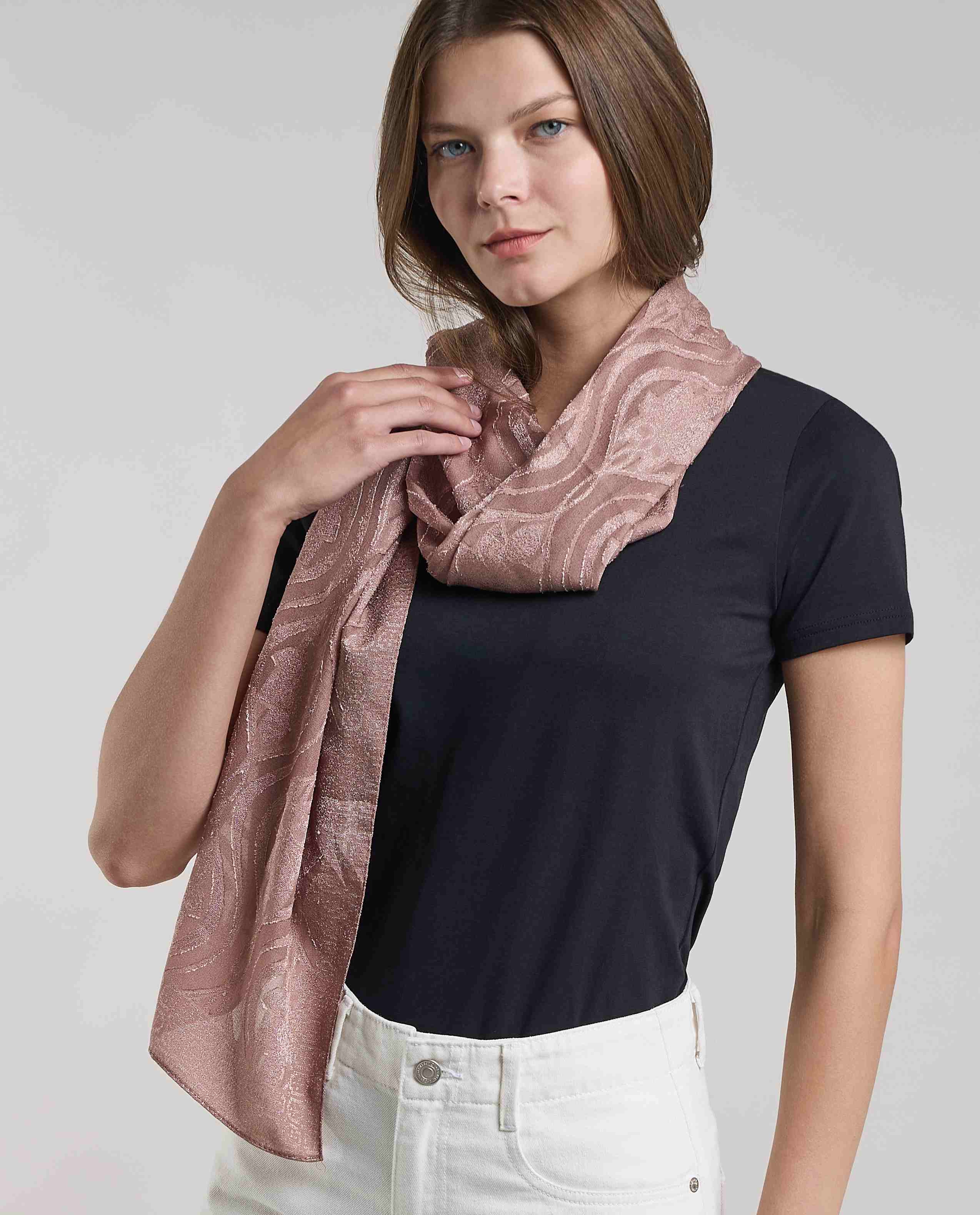 Self Patterned Scarf