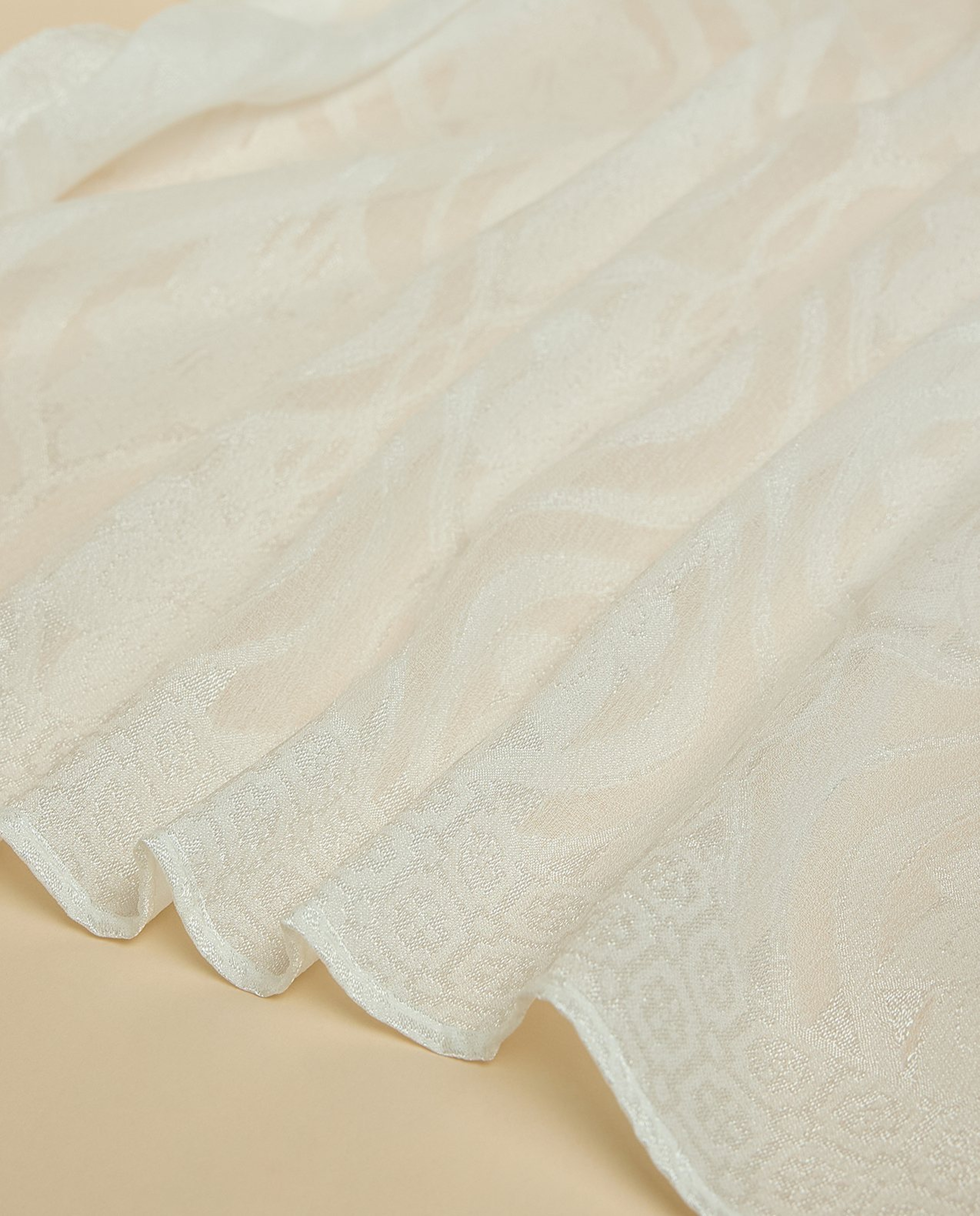 Self Patterned Scarf