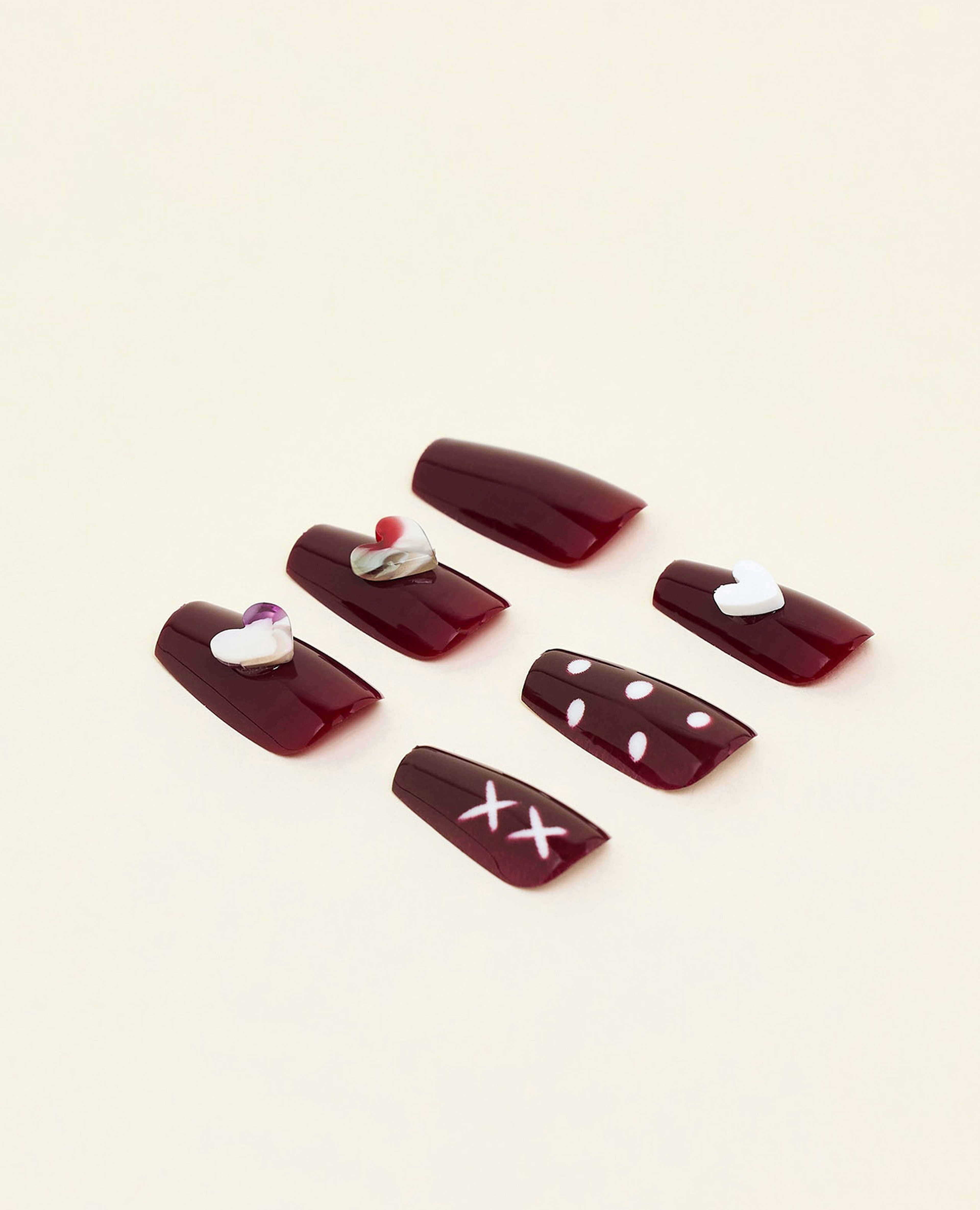 أظافر تركيب