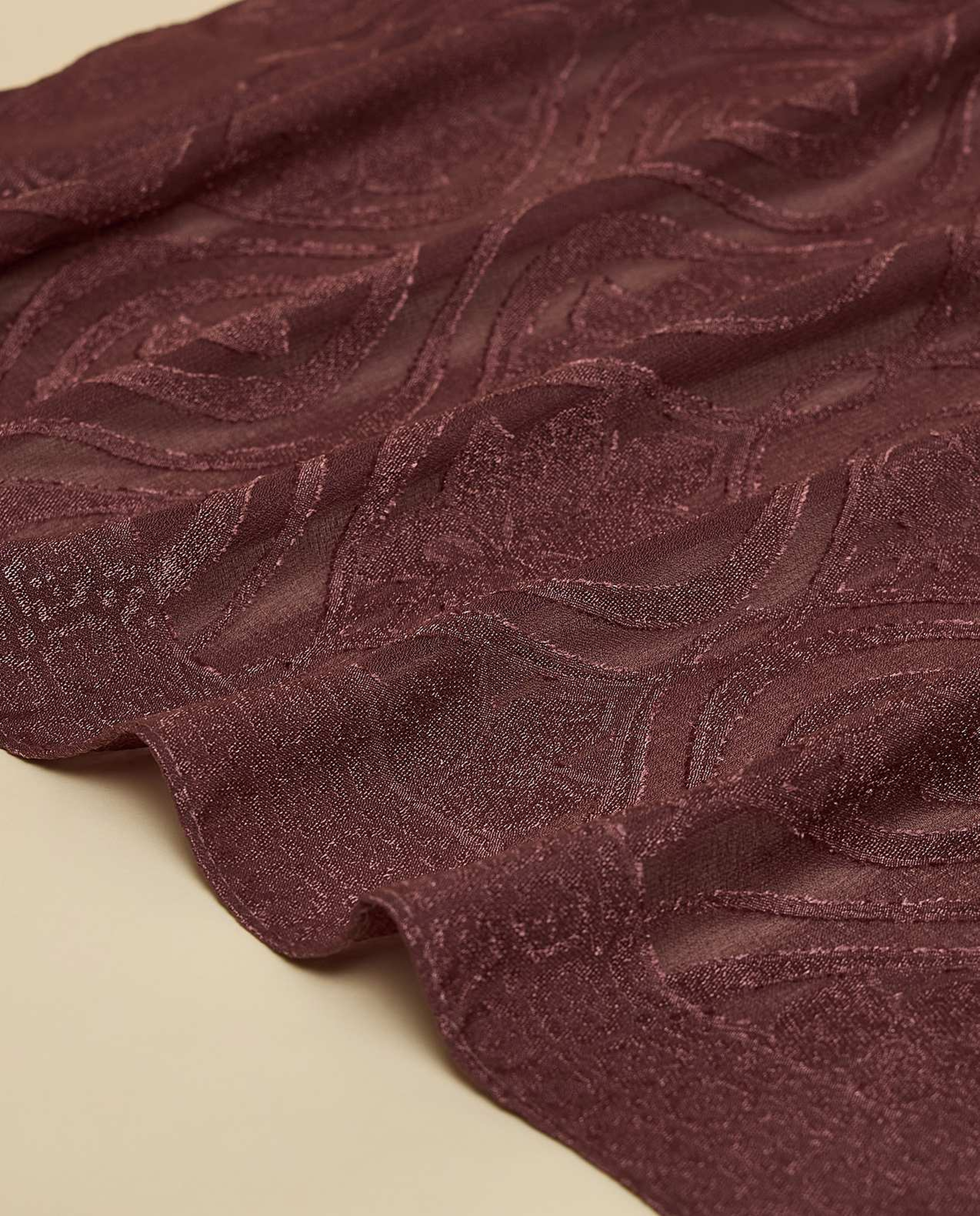 Self Patterned Scarf