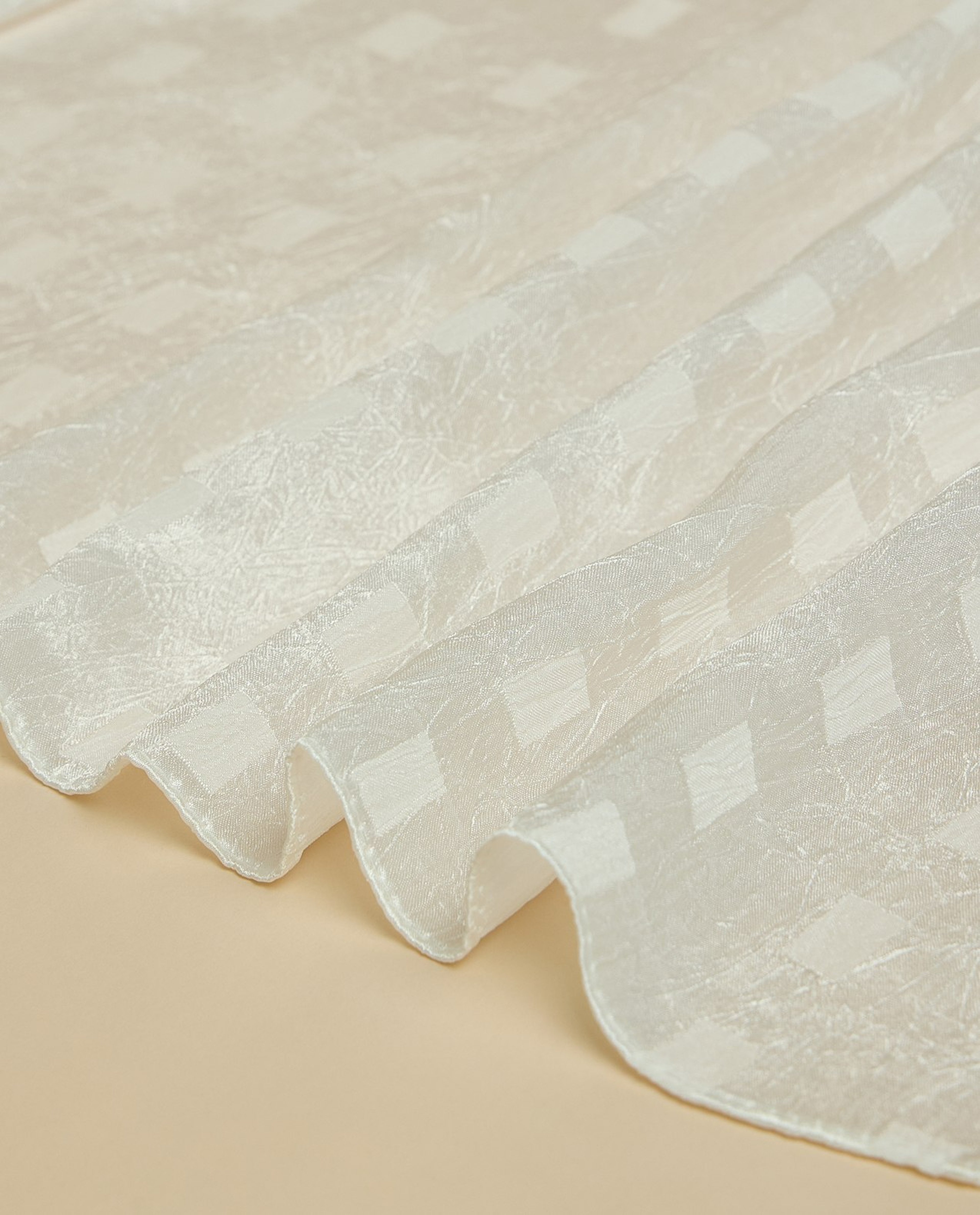 Self Patterned Scarf