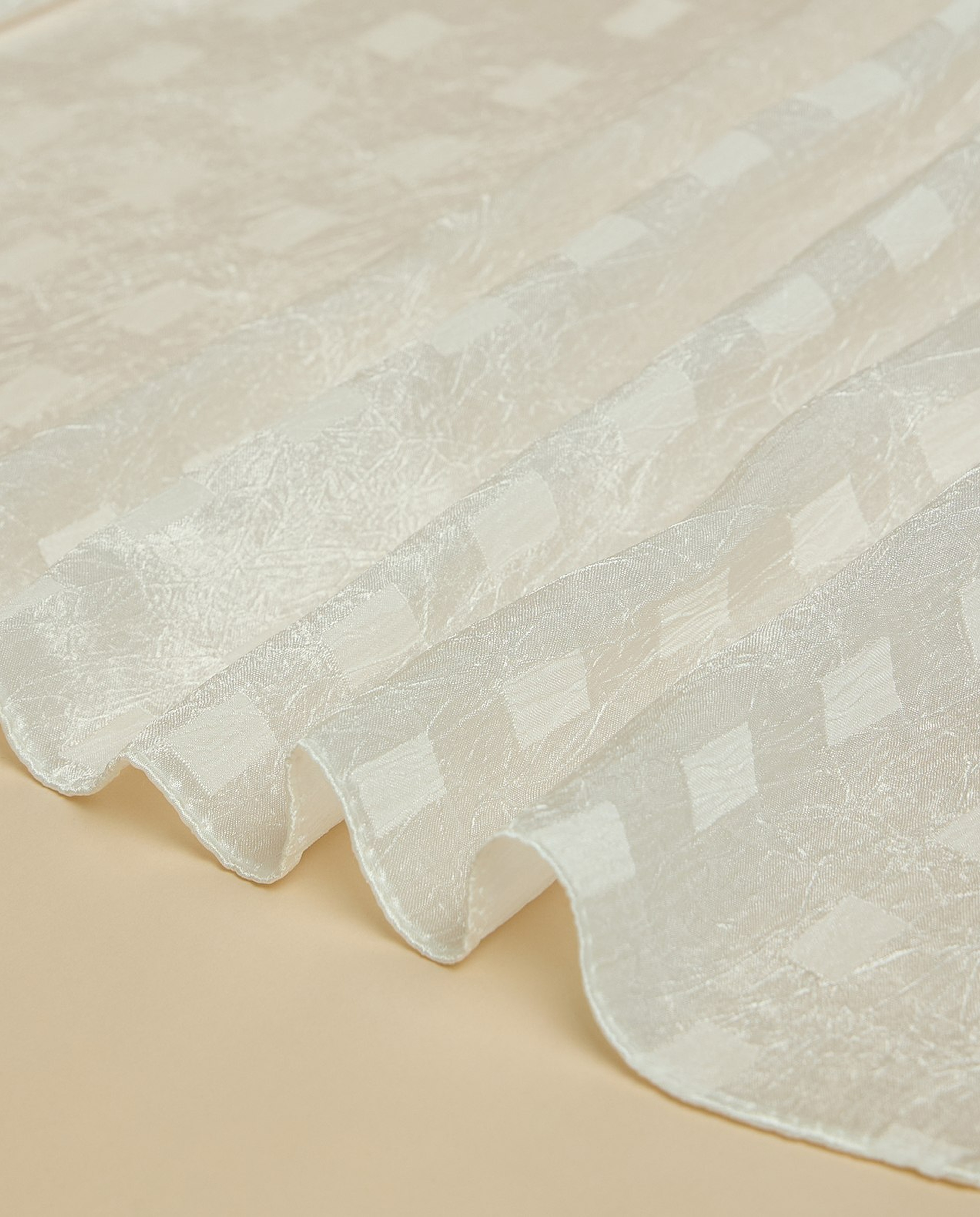 Self Patterned Scarf