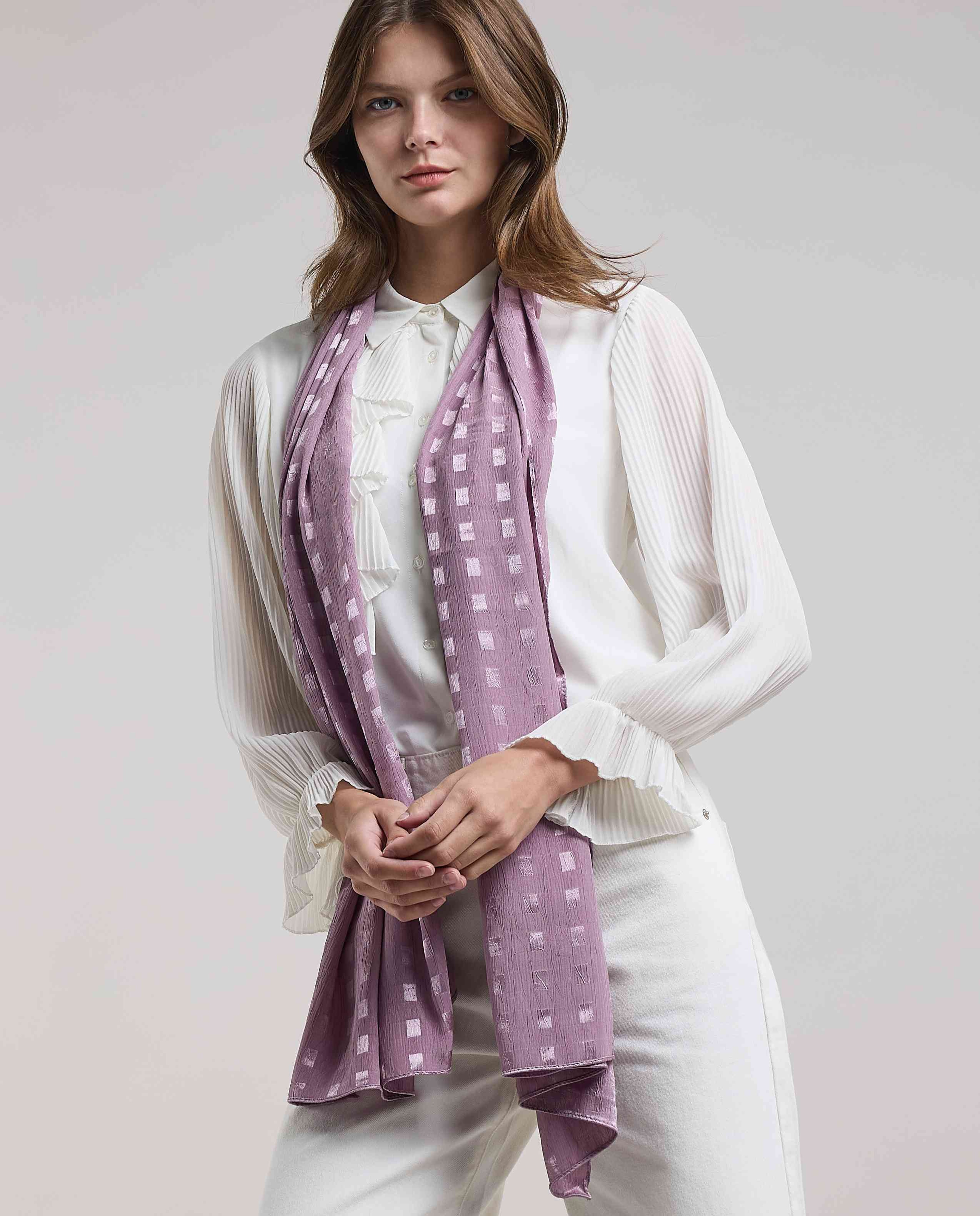 Self Patterned Scarf