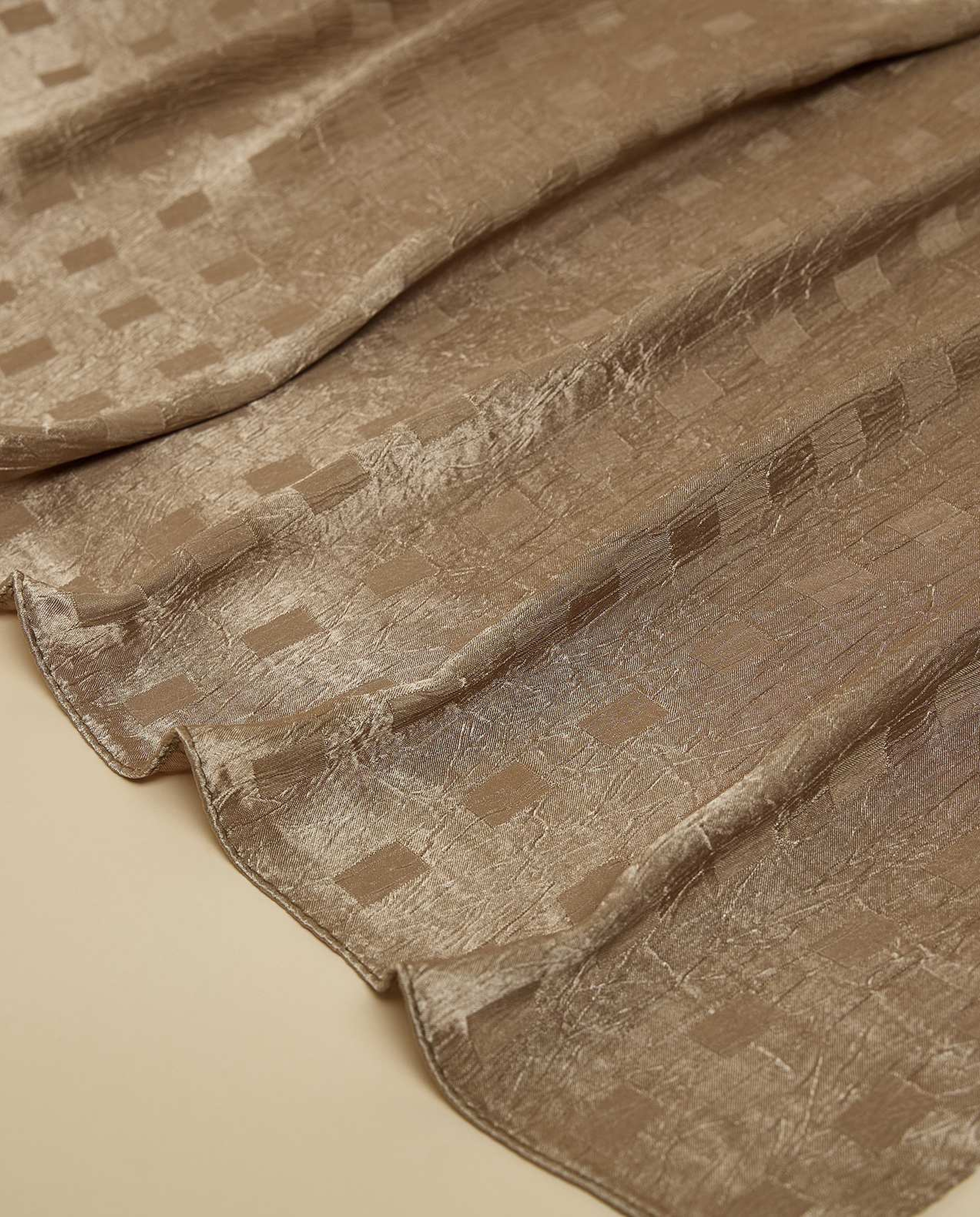 Self Patterned Scarf