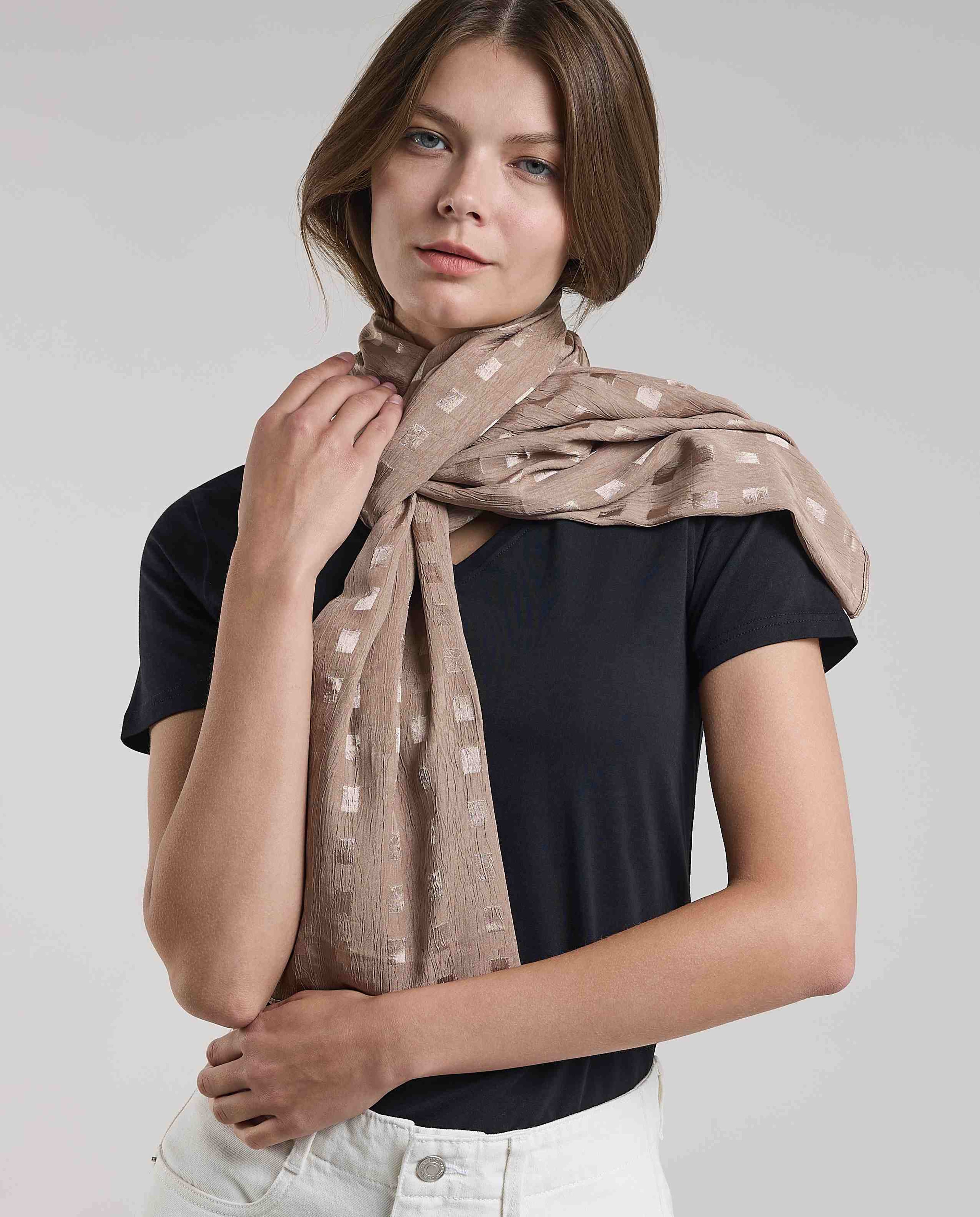 Self Patterned Scarf