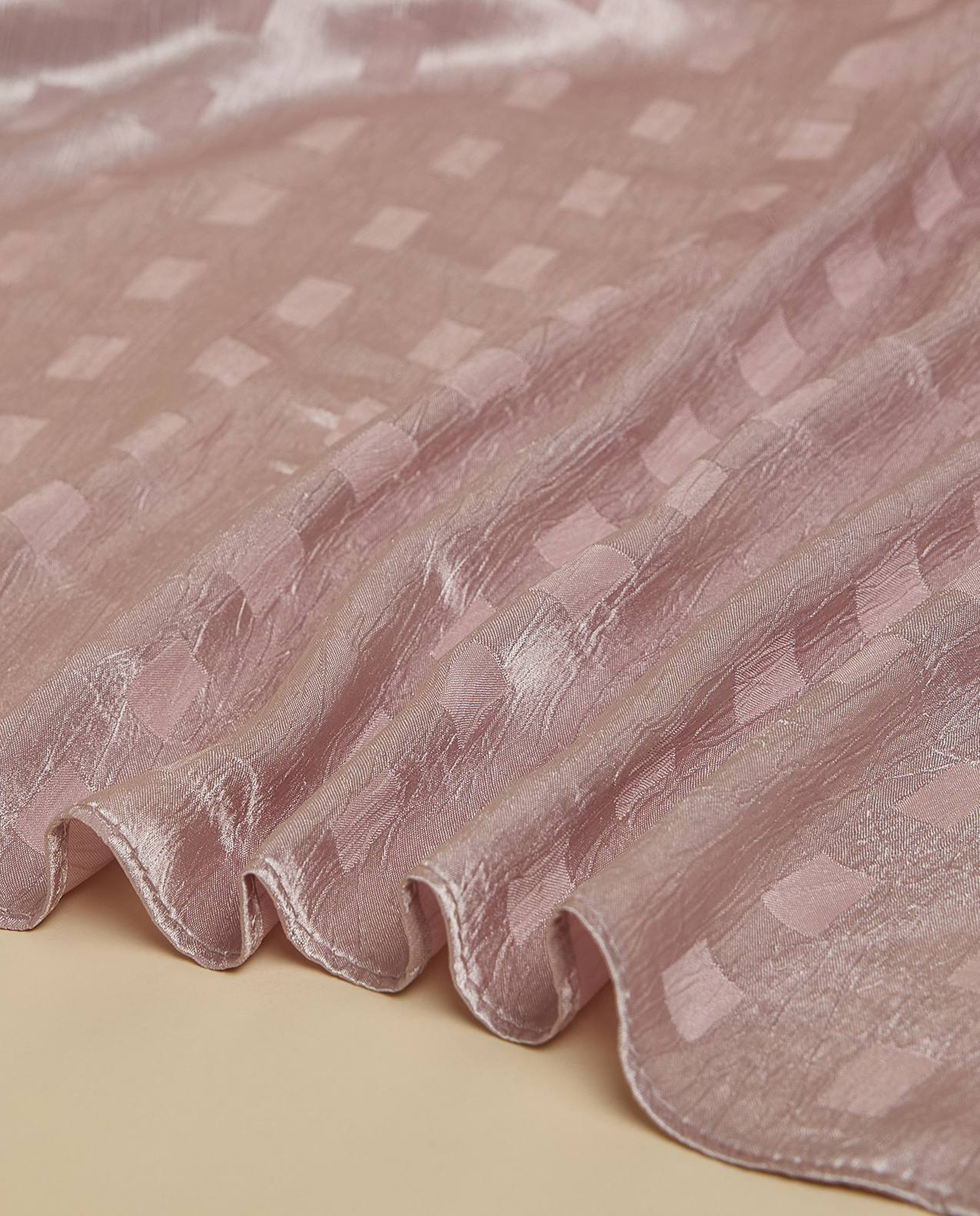 Self Patterned Scarf