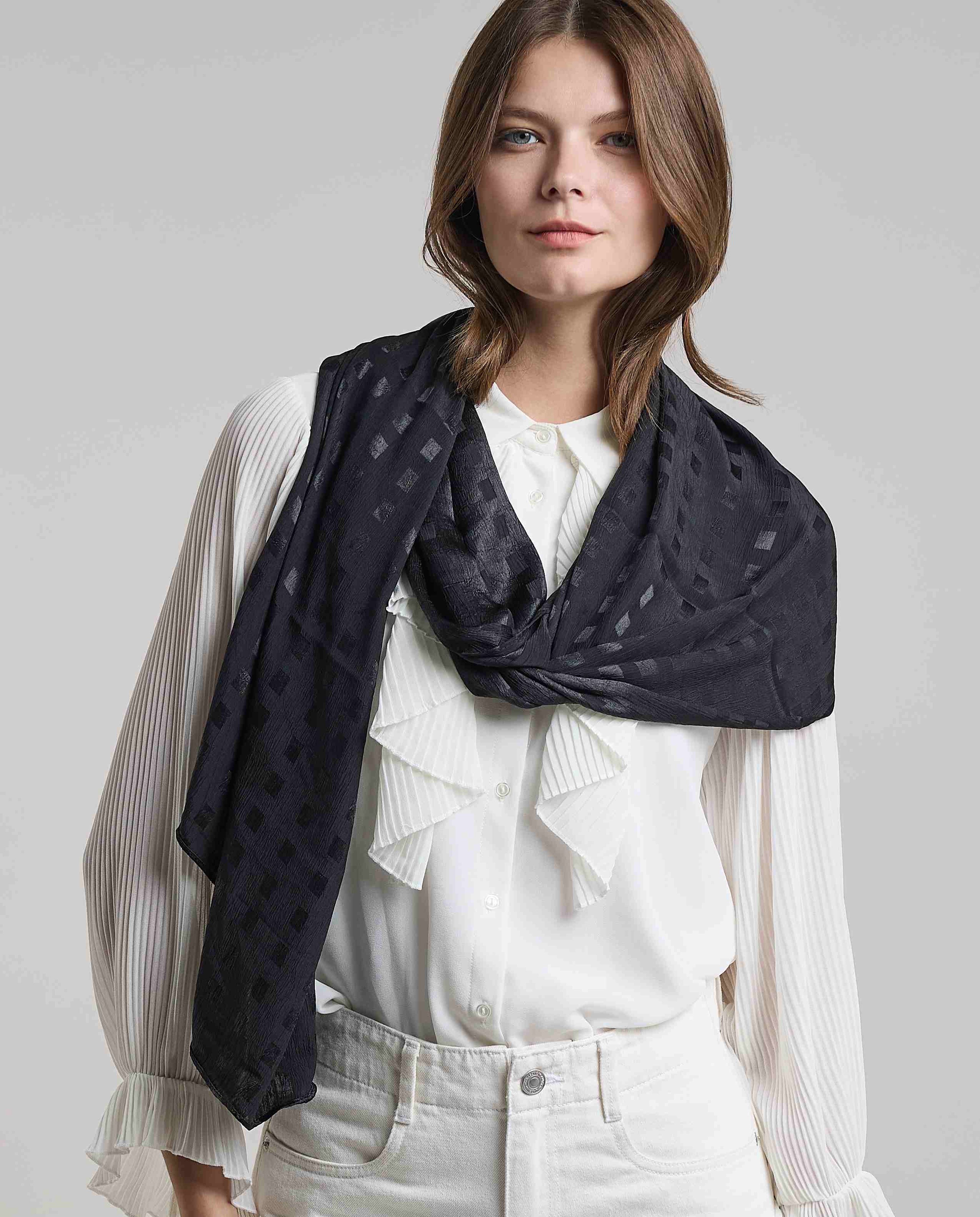 Self Patterned Scarf