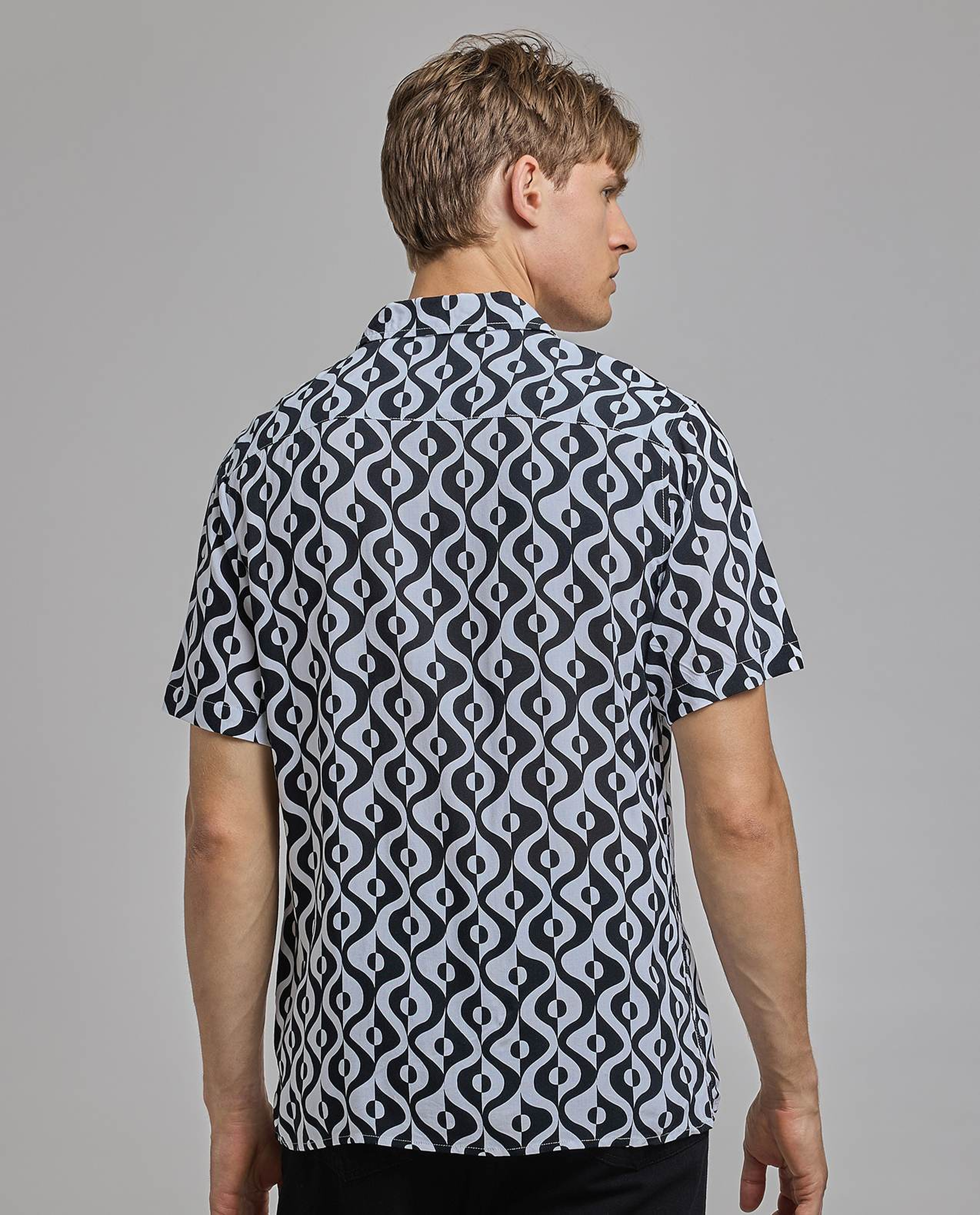Patterned Shirt with Revere Collar and Short Sleeves