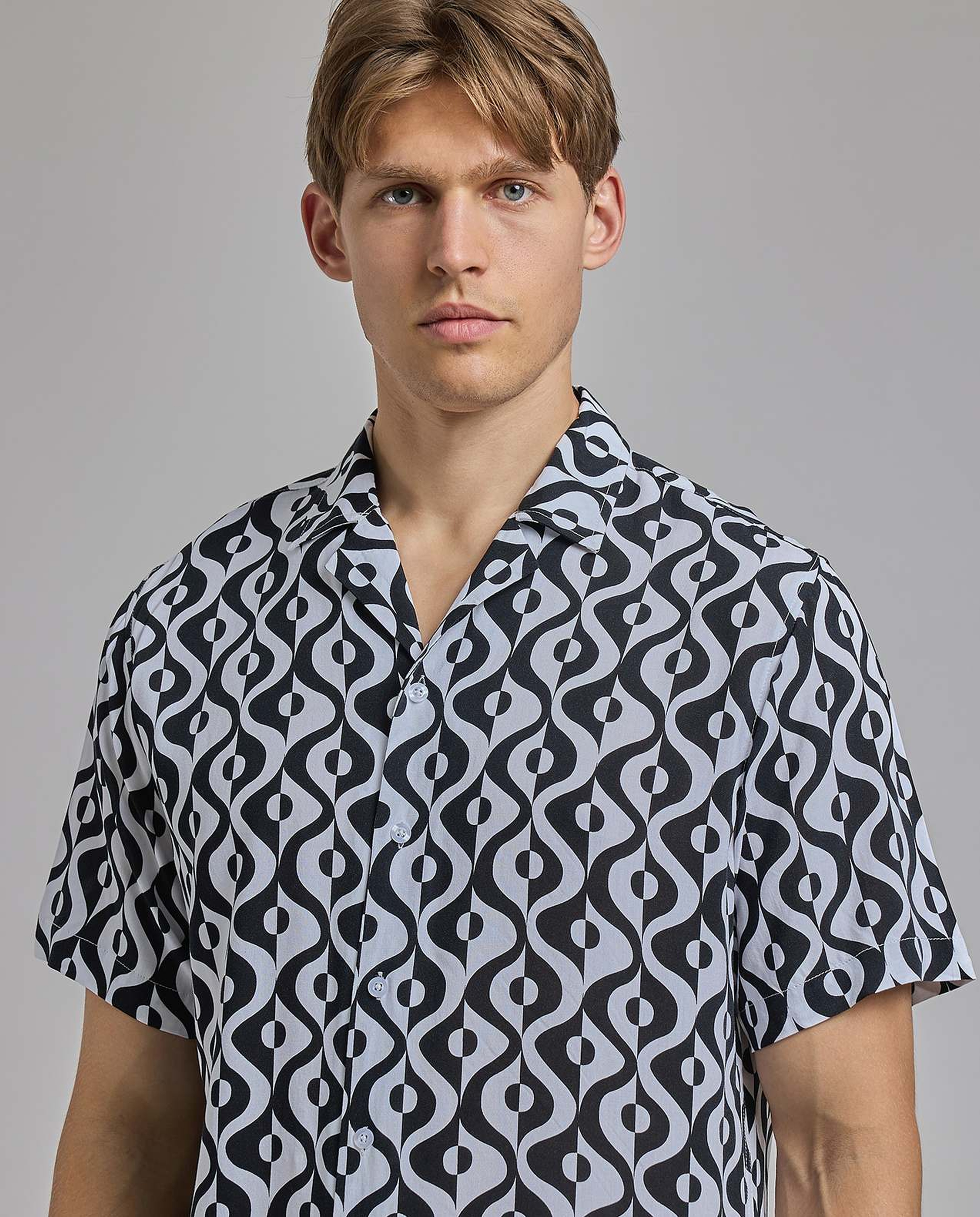 Patterned Shirt with Revere Collar and Short Sleeves