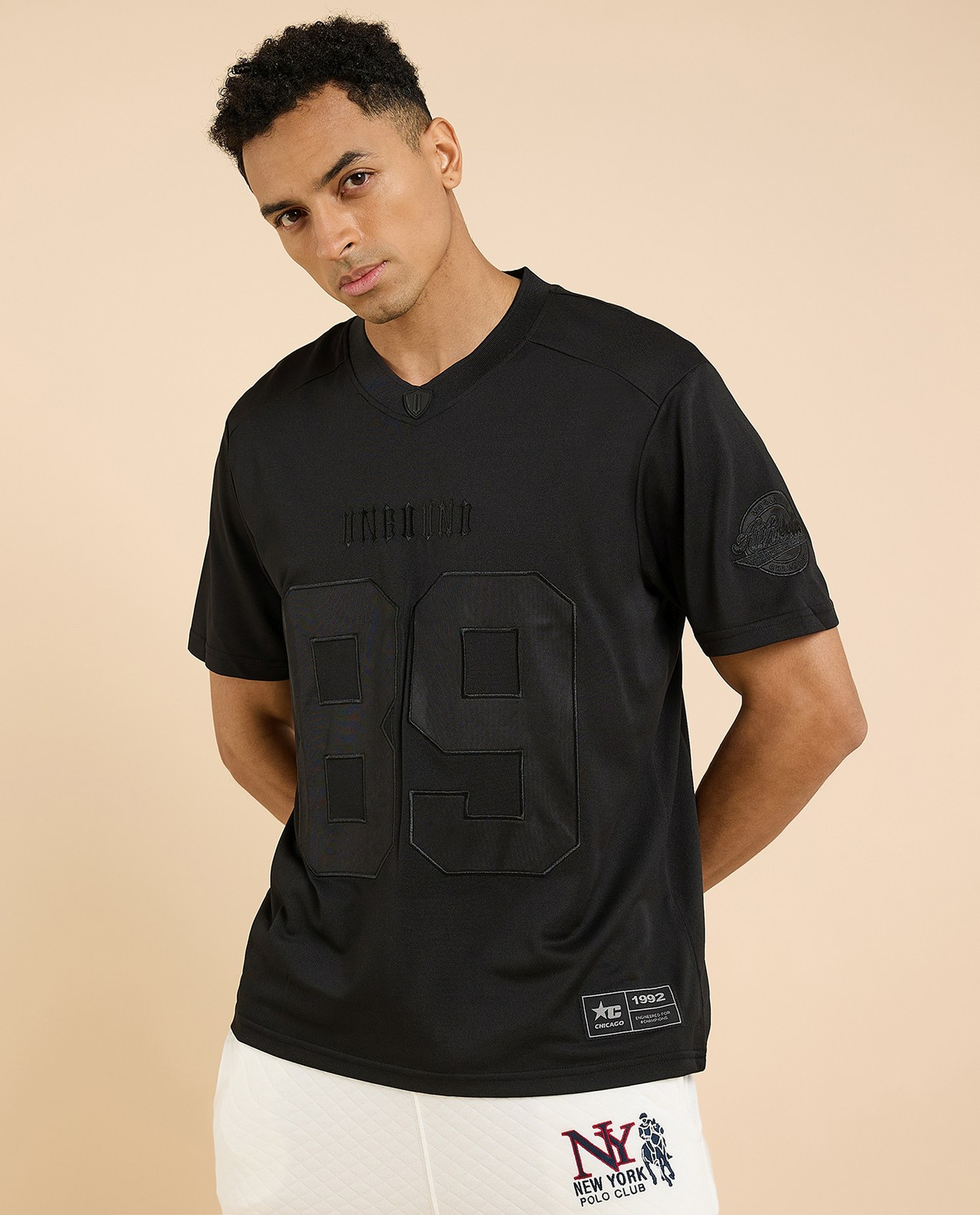 Printed Active T-Shirt with V-Neck and Short Sleeves