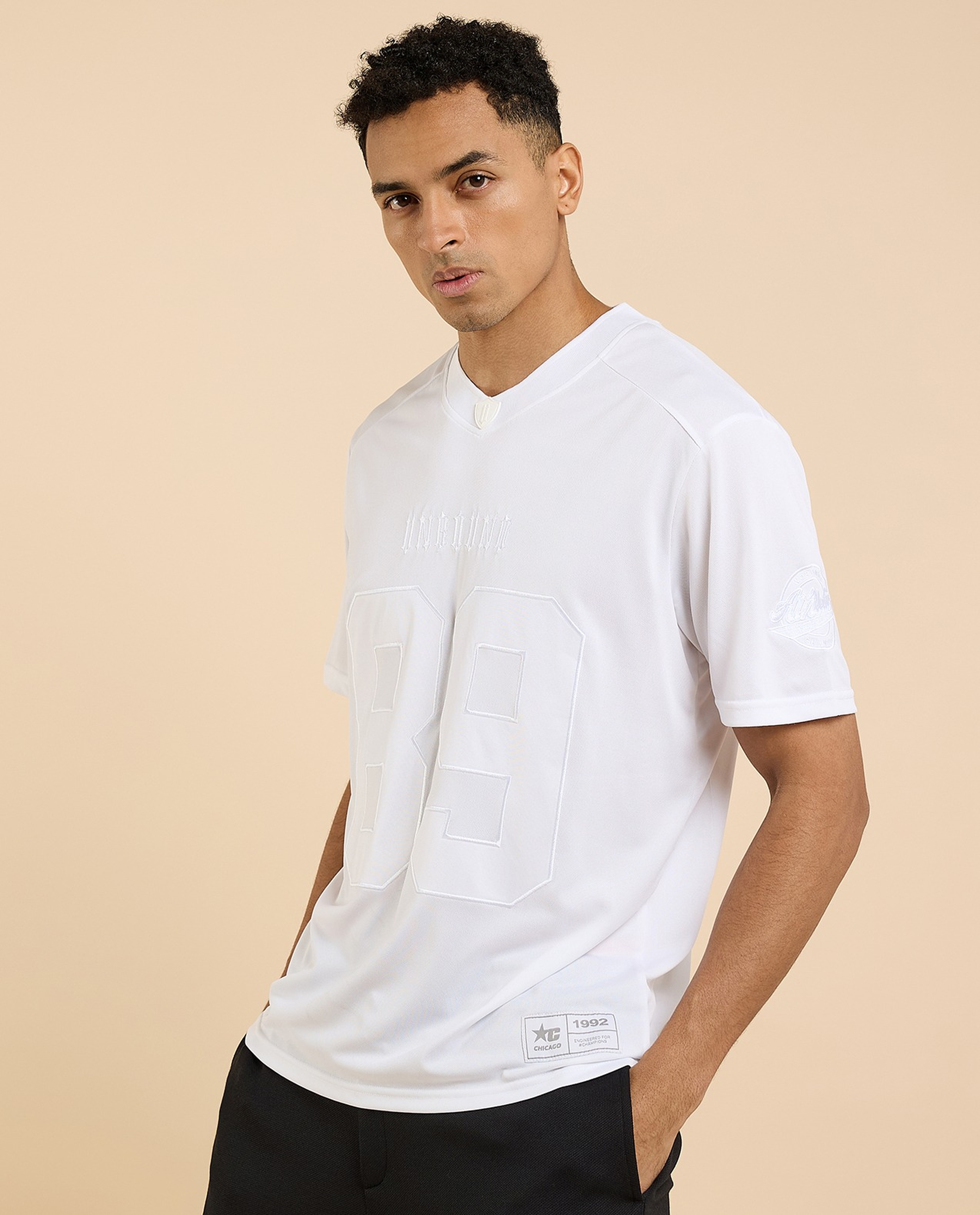 Printed Active T-Shirt with V-Neck and Short Sleeves