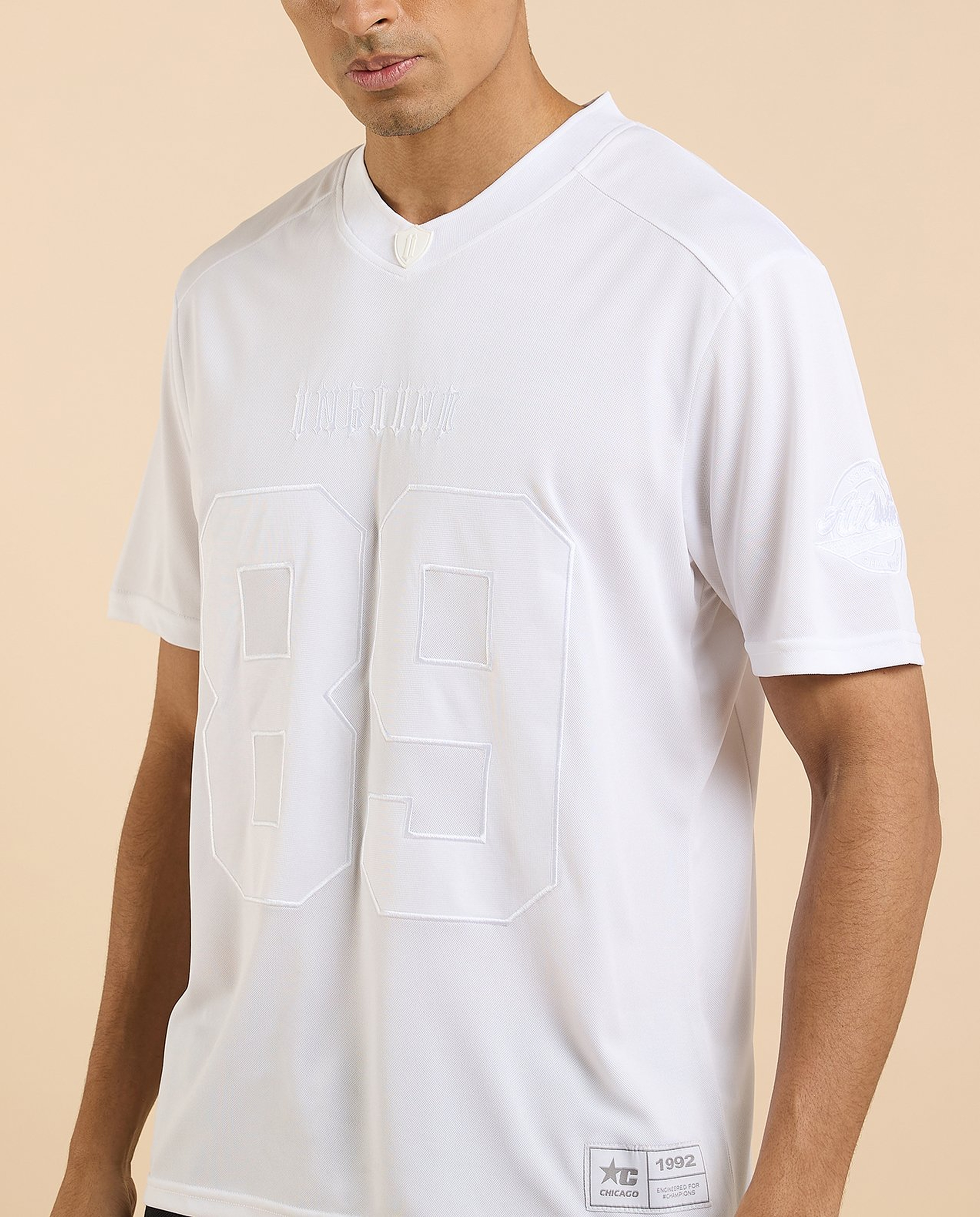 Printed Active T-Shirt with V-Neck and Short Sleeves