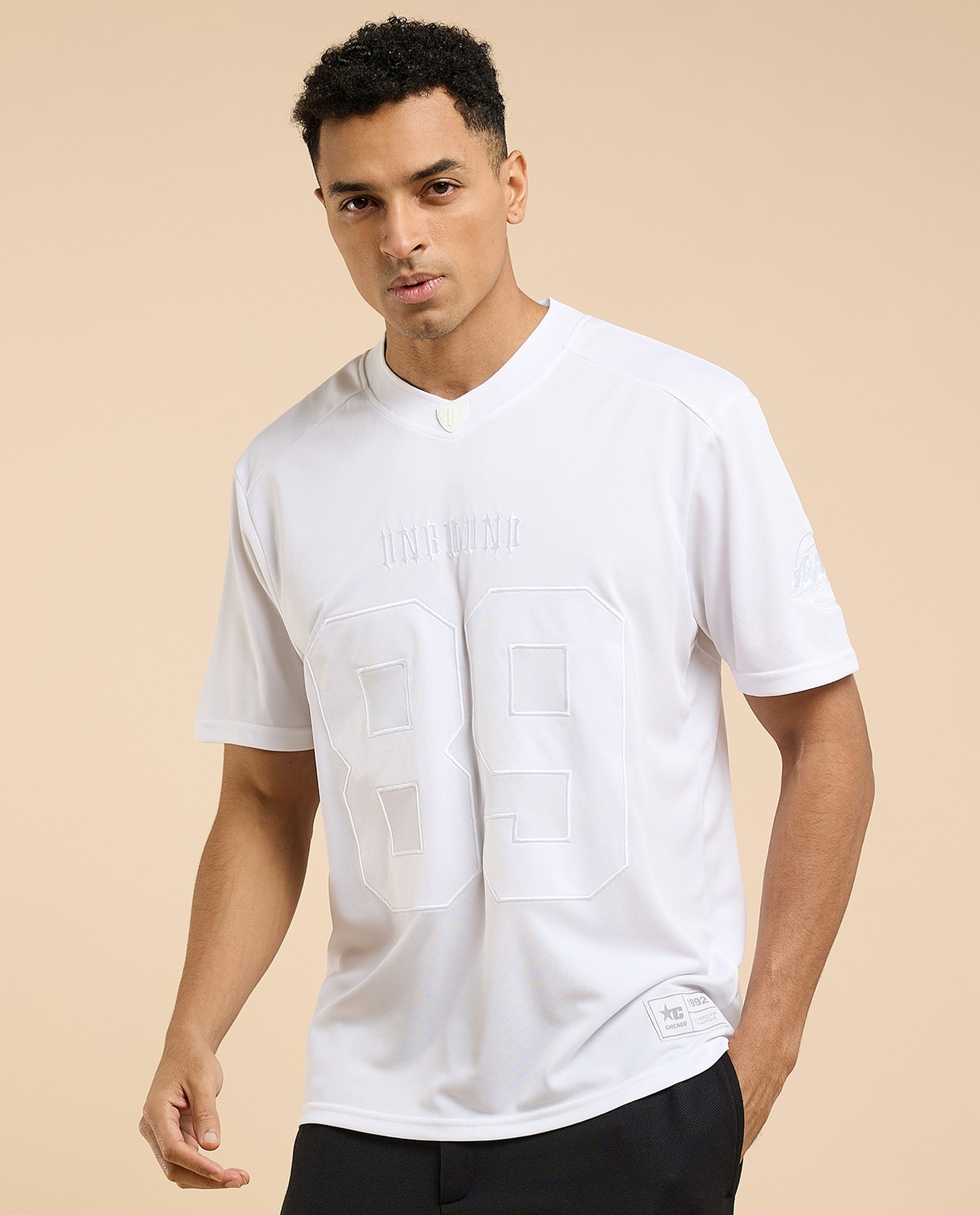 Printed Active T-Shirt with V-Neck and Short Sleeves