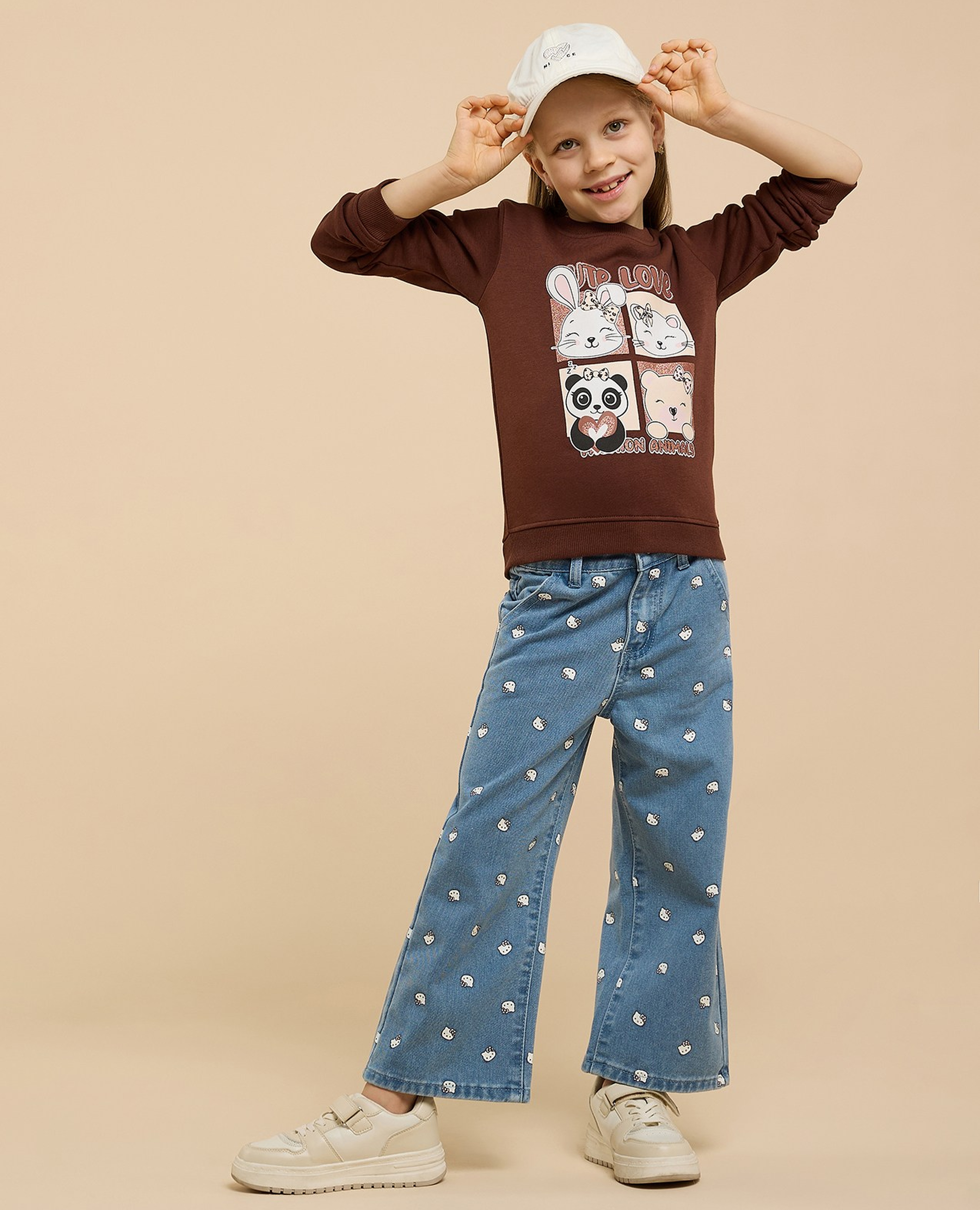 Graphic Print Sweatshirt with Crew Neck and Long Sleeves