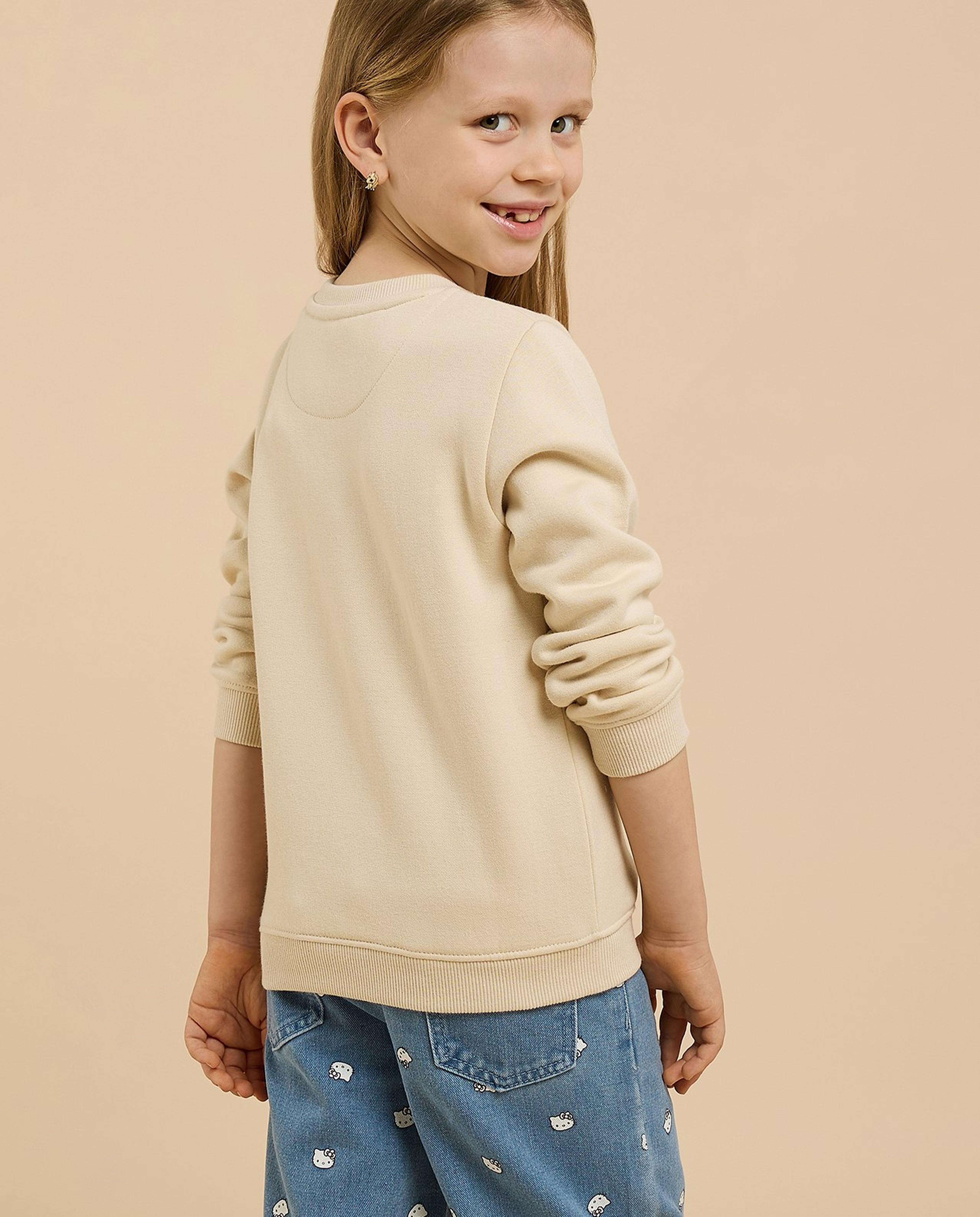 Graphic Print Sweatshirt with Crew Neck and Long Sleeves