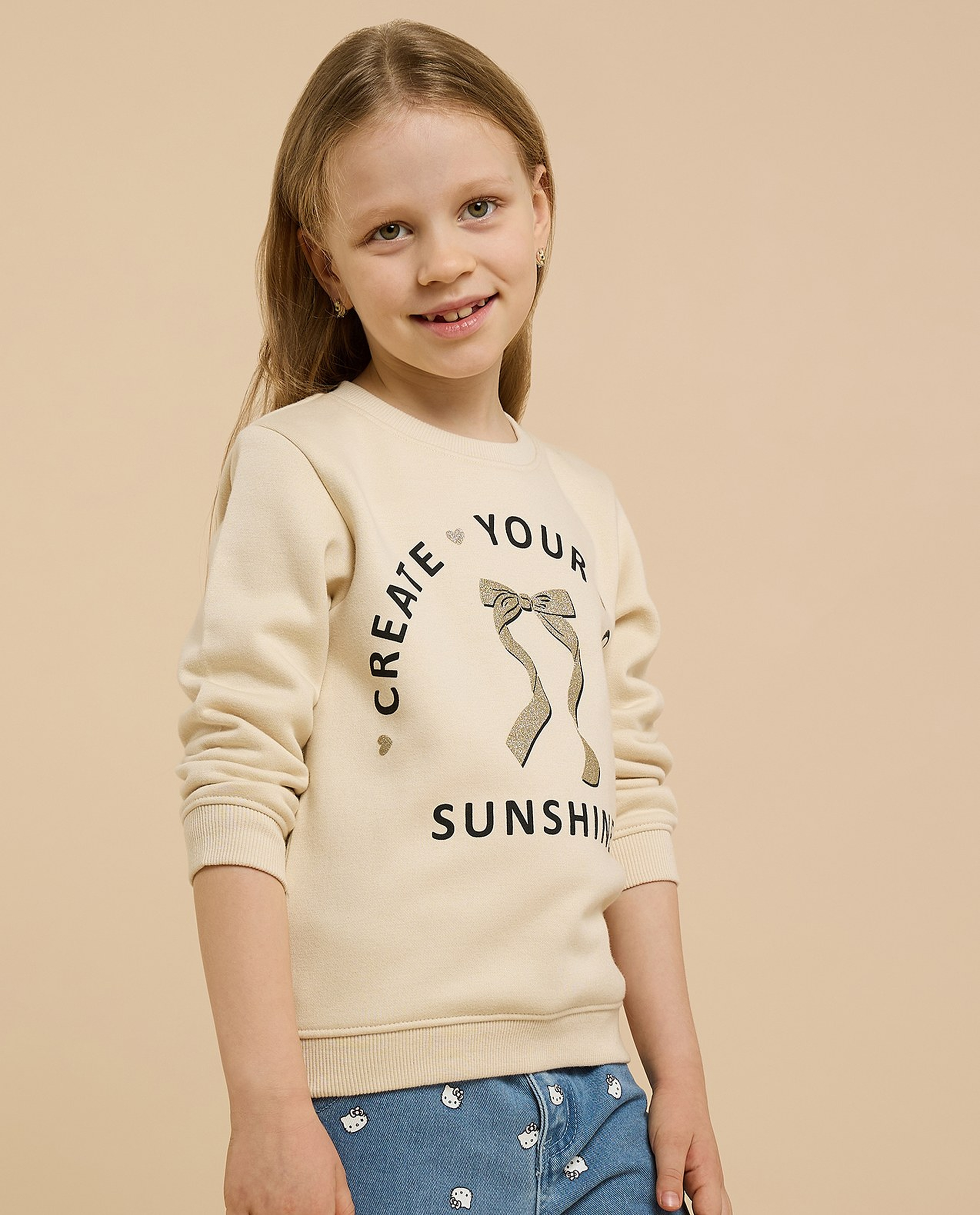 Graphic Print Sweatshirt with Crew Neck and Long Sleeves