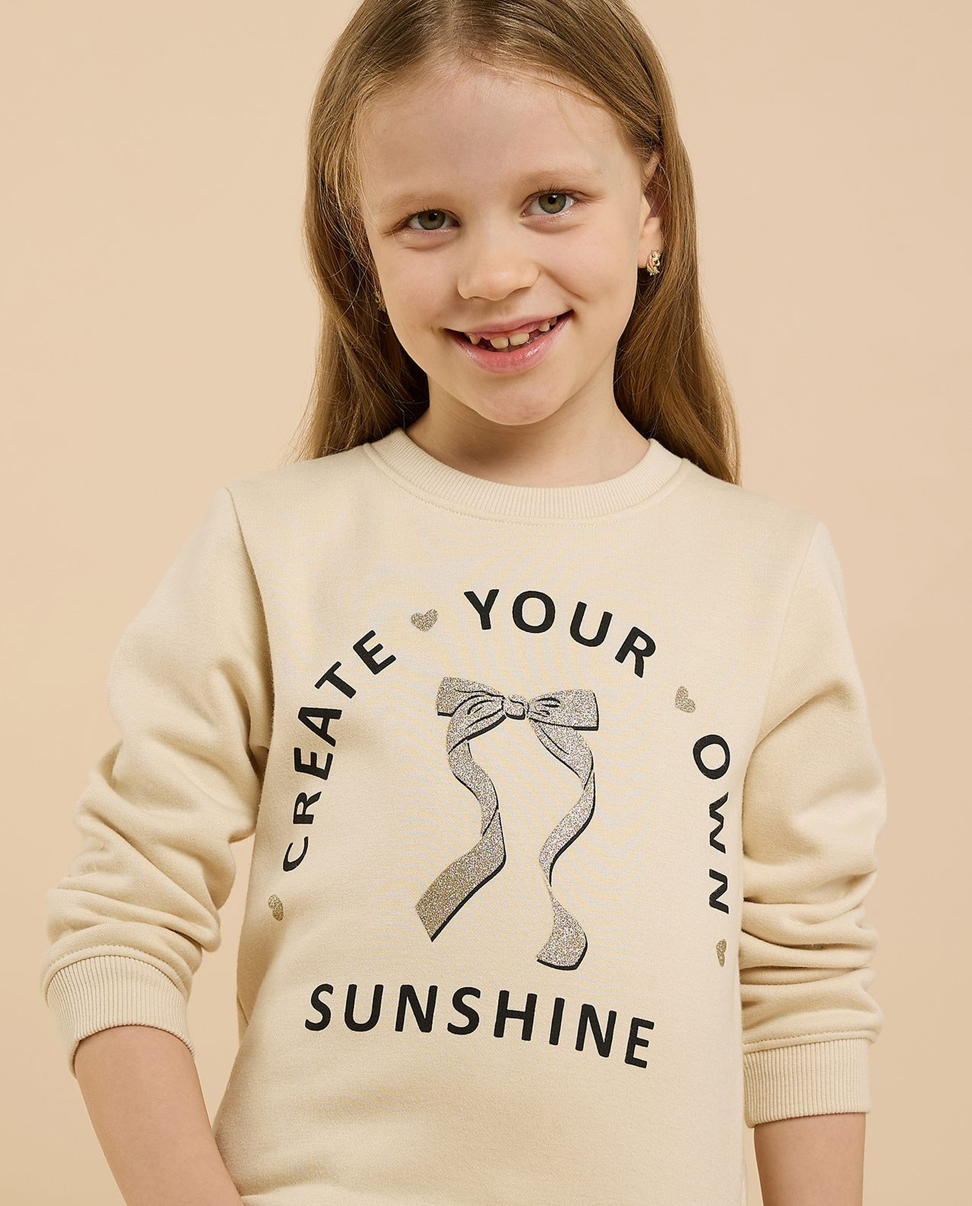 Graphic Print Sweatshirt with Crew Neck and Long Sleeves