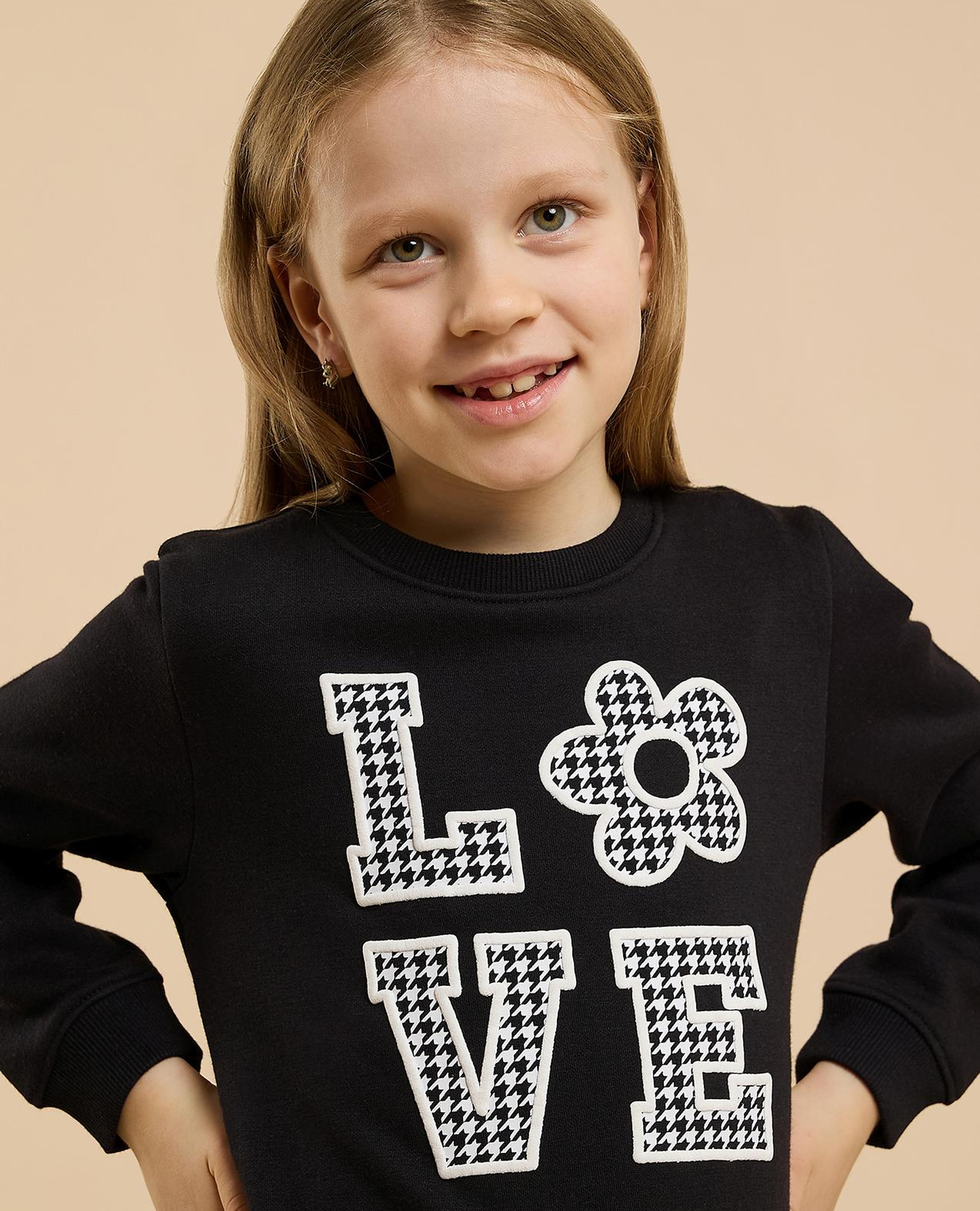 Appliqued Sweatshirt with Crew Neck and Long Sleeves