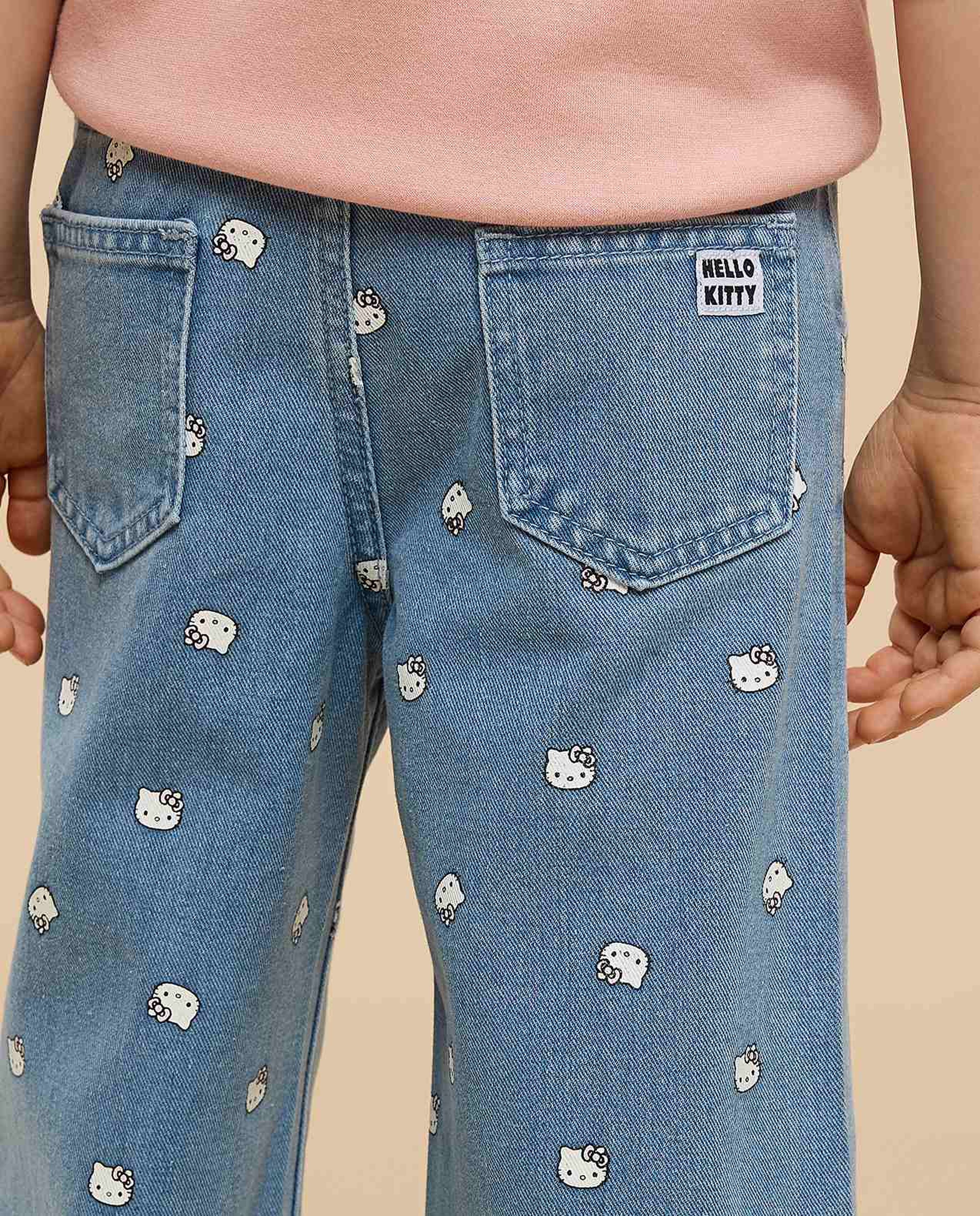 Graphic Print Sweatshirt with Crew Neck and Long Sleeves