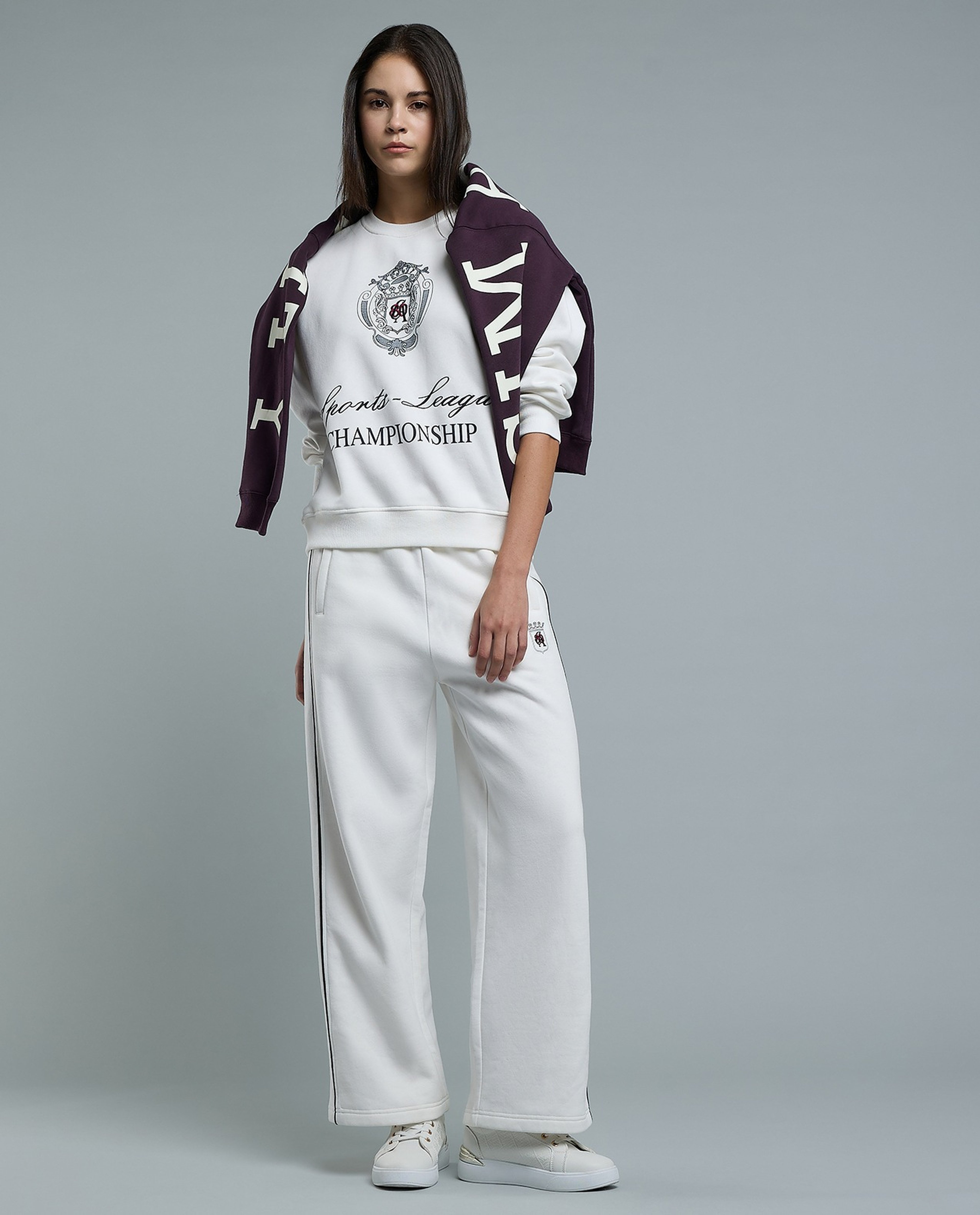 Embroidered Sweatshirt with Crew Neck and Long Sleeves