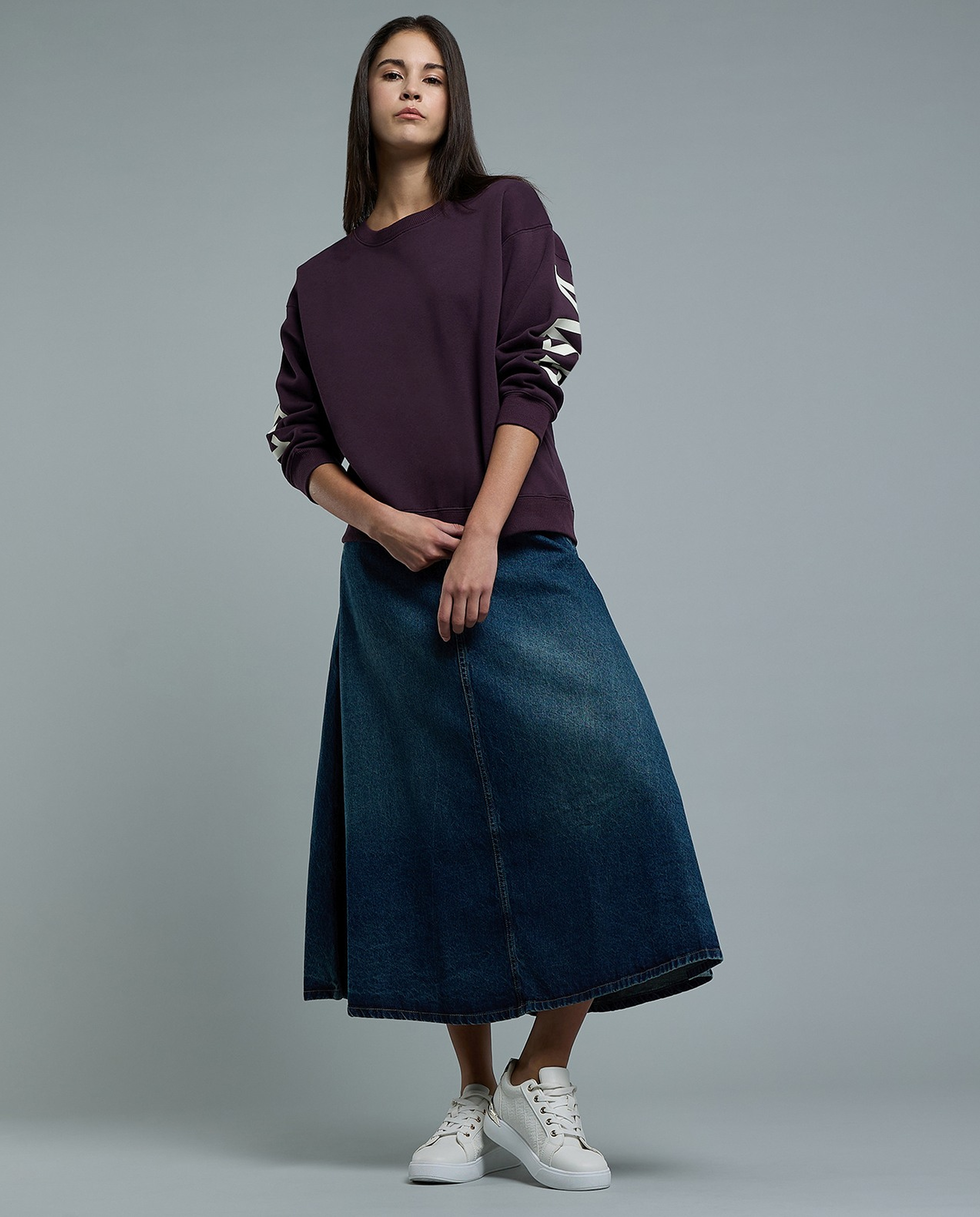 Back Printed Sweatshirt with Crew Neck and Long Sleeves