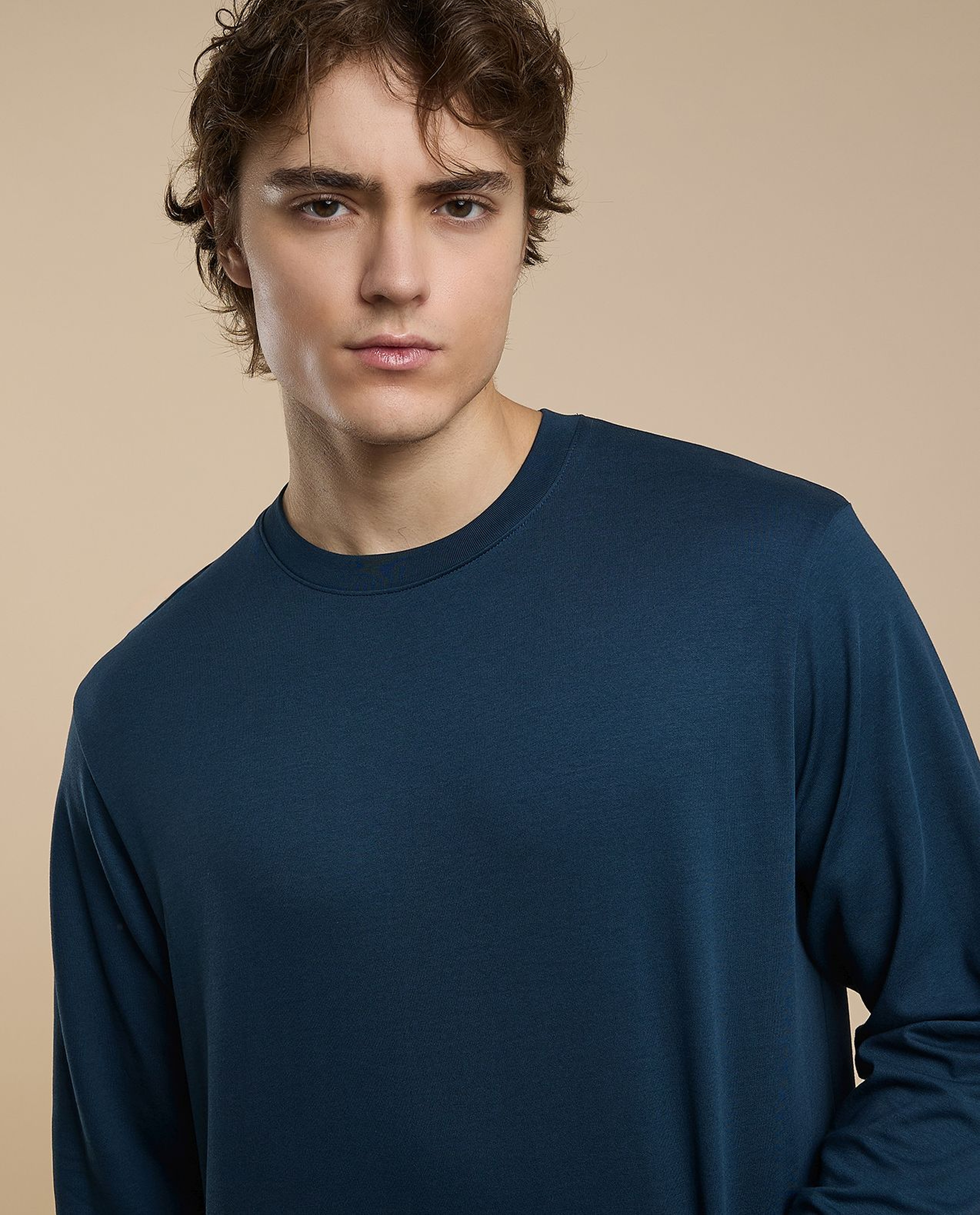 Solid T-Shirt with Crew Neck and Long Sleeves