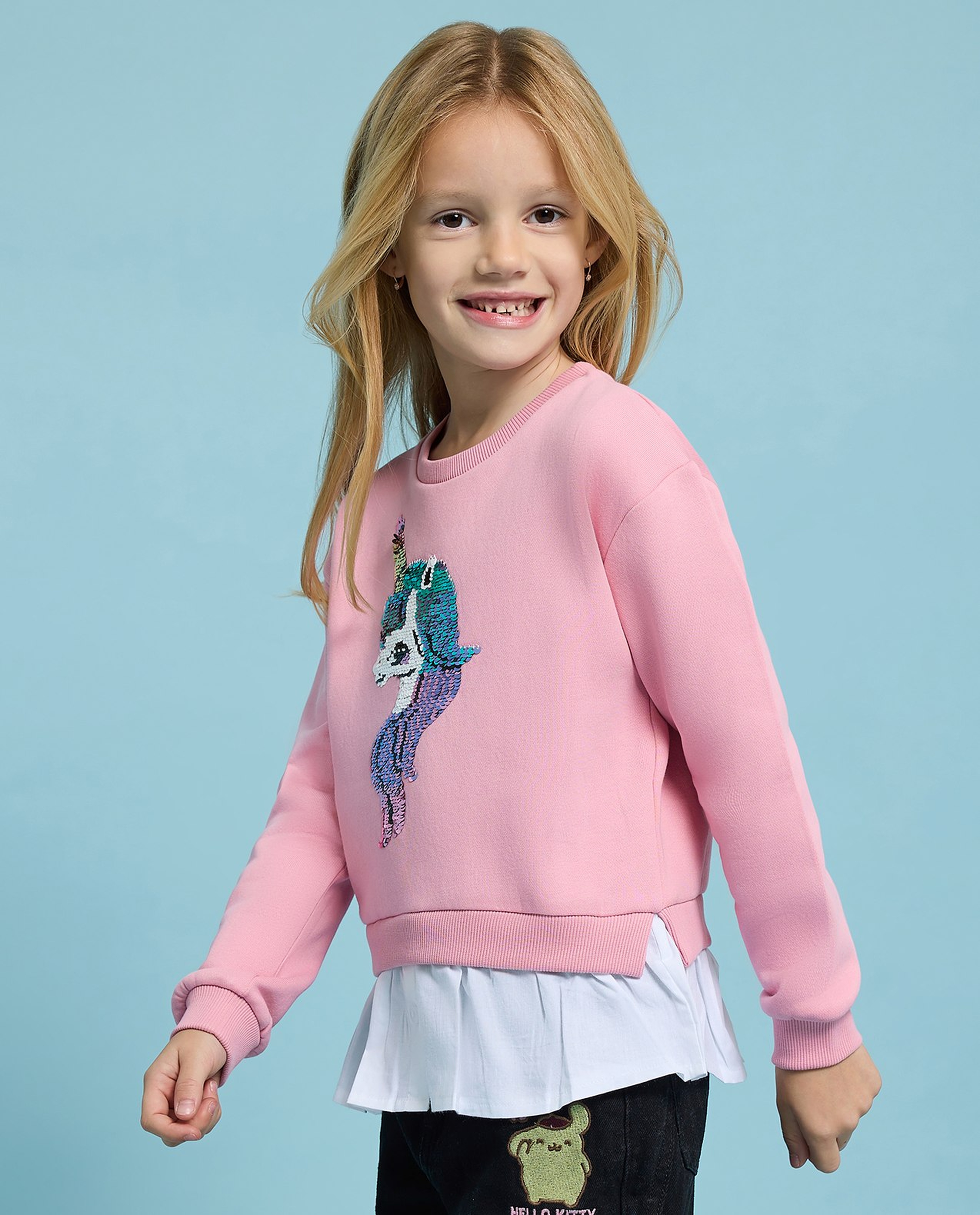 Sequined Unicorn Sweatshirt with Crew Neck and Long Sleeves