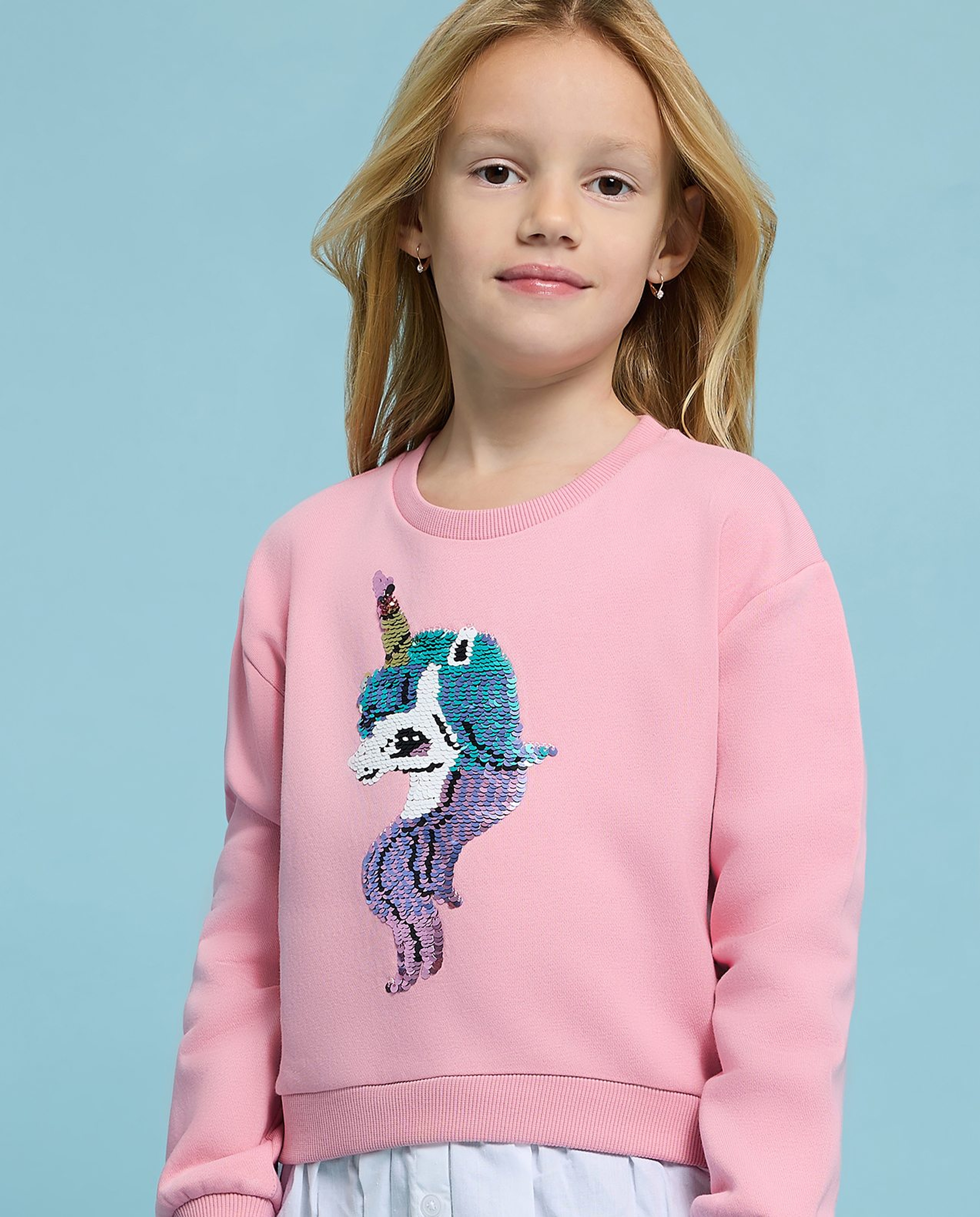 Sequined Unicorn Sweatshirt with Crew Neck and Long Sleeves