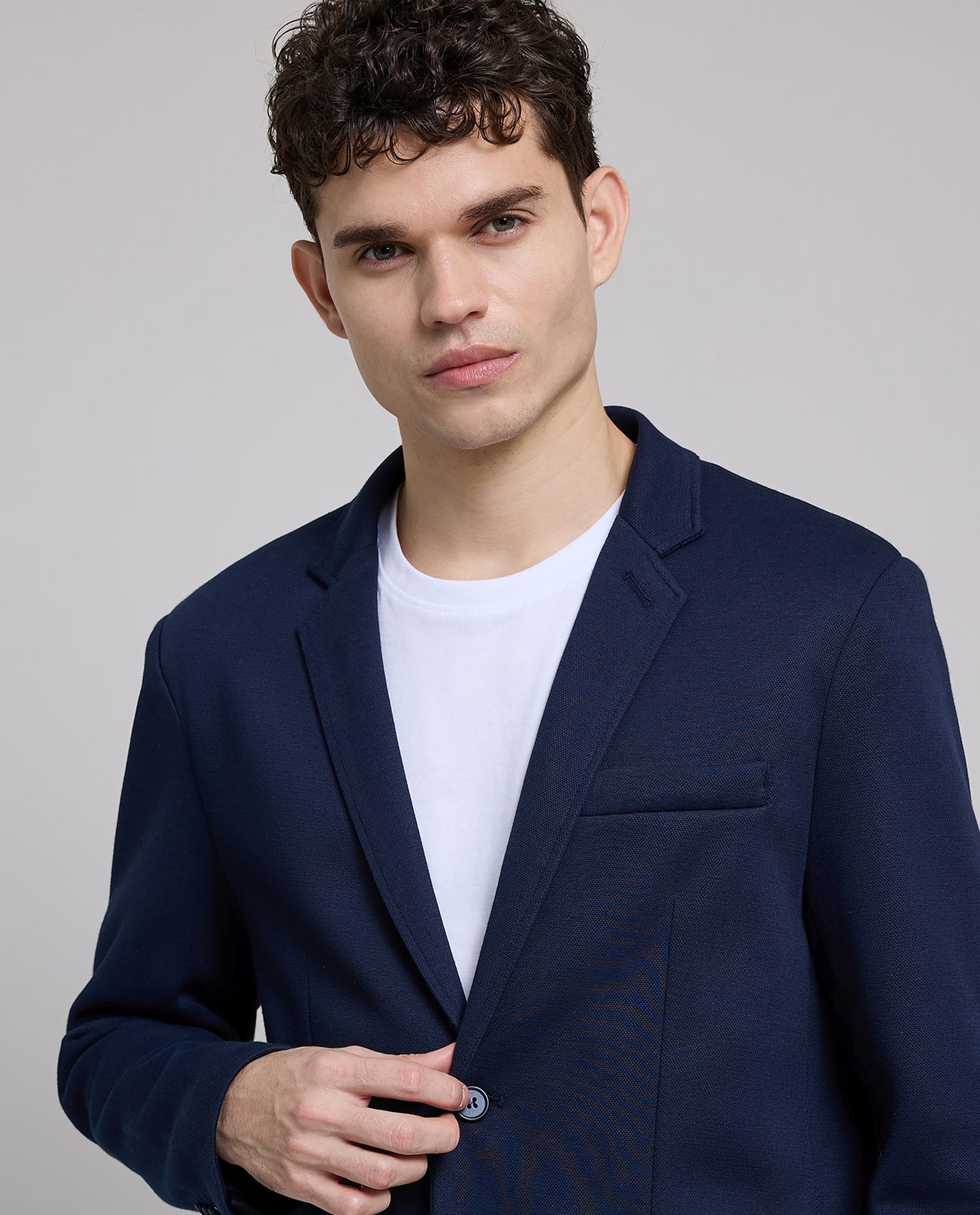 Solid Single Breasted Blazer with Button Closure