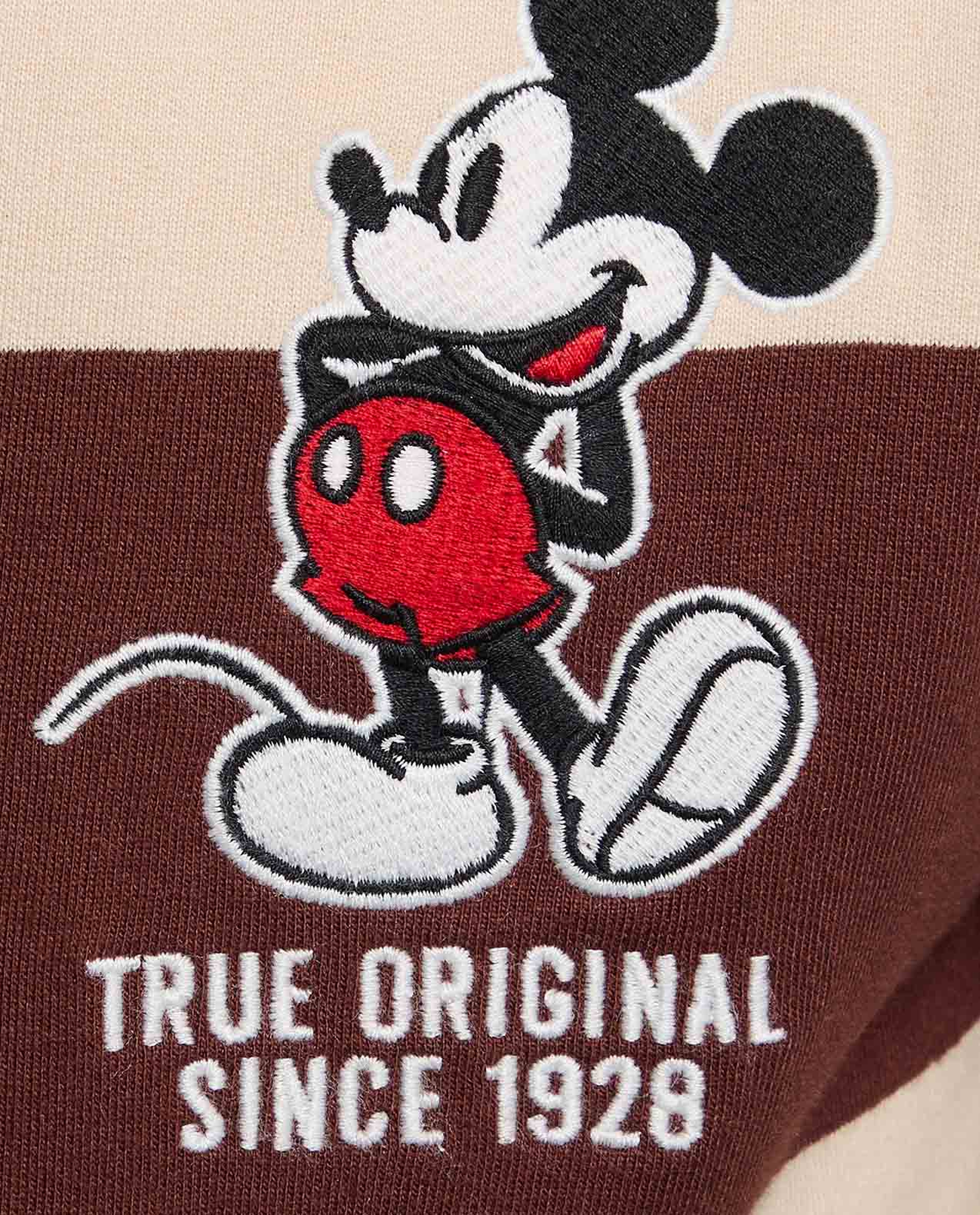 Mickey Mouse Embroidered Sweatshirt with Crew Neck and Long Sleeves