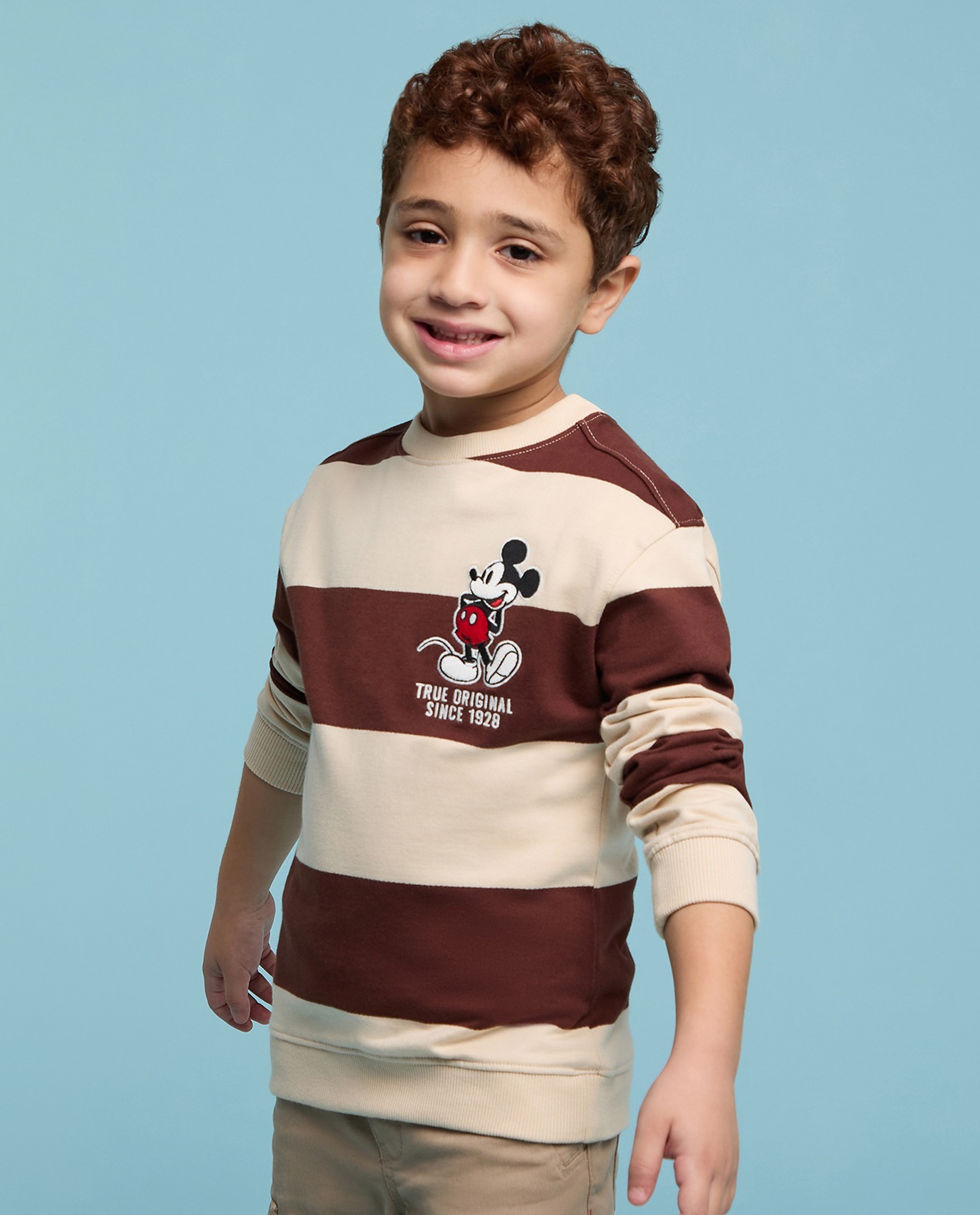 Mickey Mouse Embroidered Sweatshirt with Crew Neck and Long Sleeves