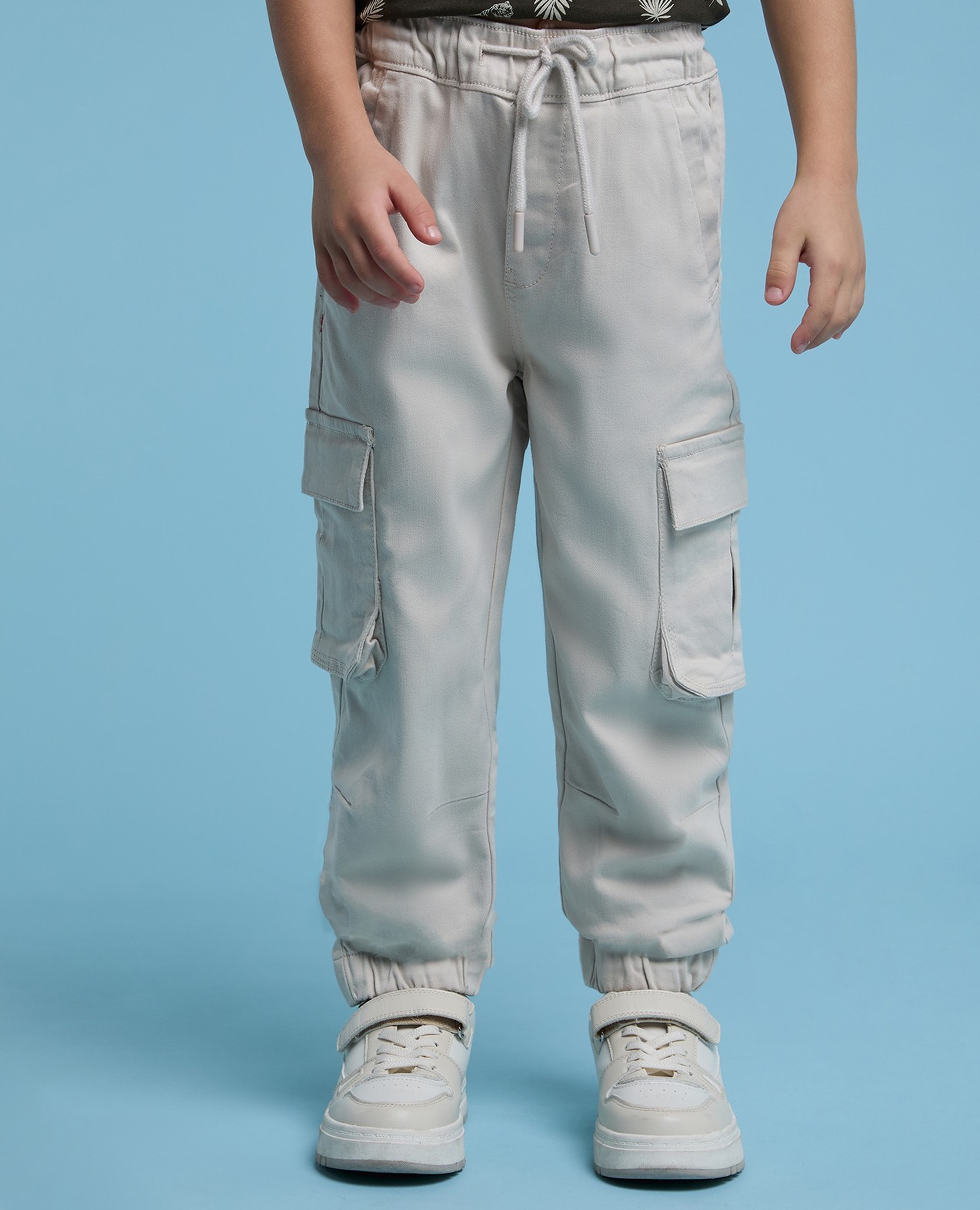 جوغر كارغو سادة برباط على الخصر