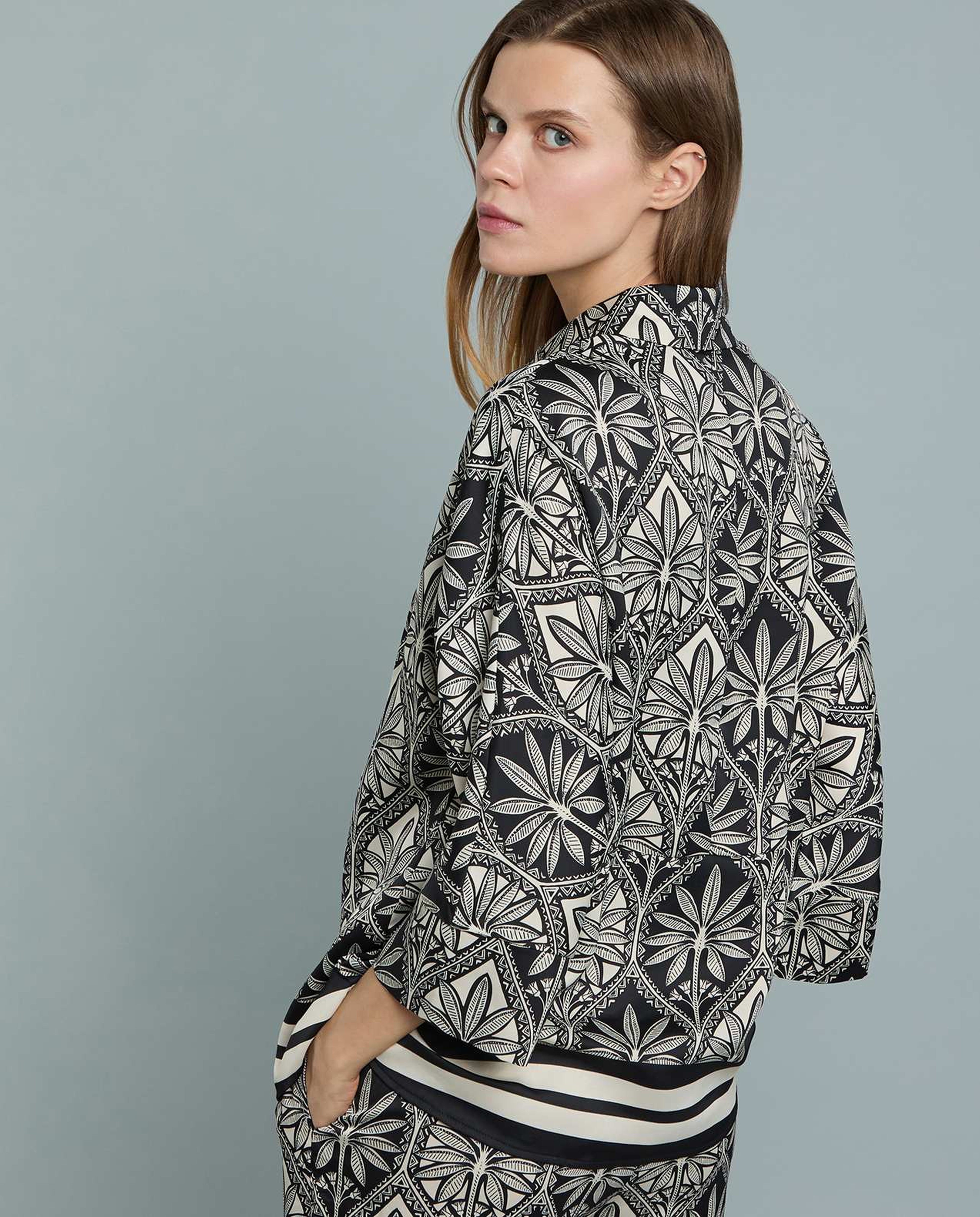 Patterned Shirt with Classic Collar and 3/4 Sleeves