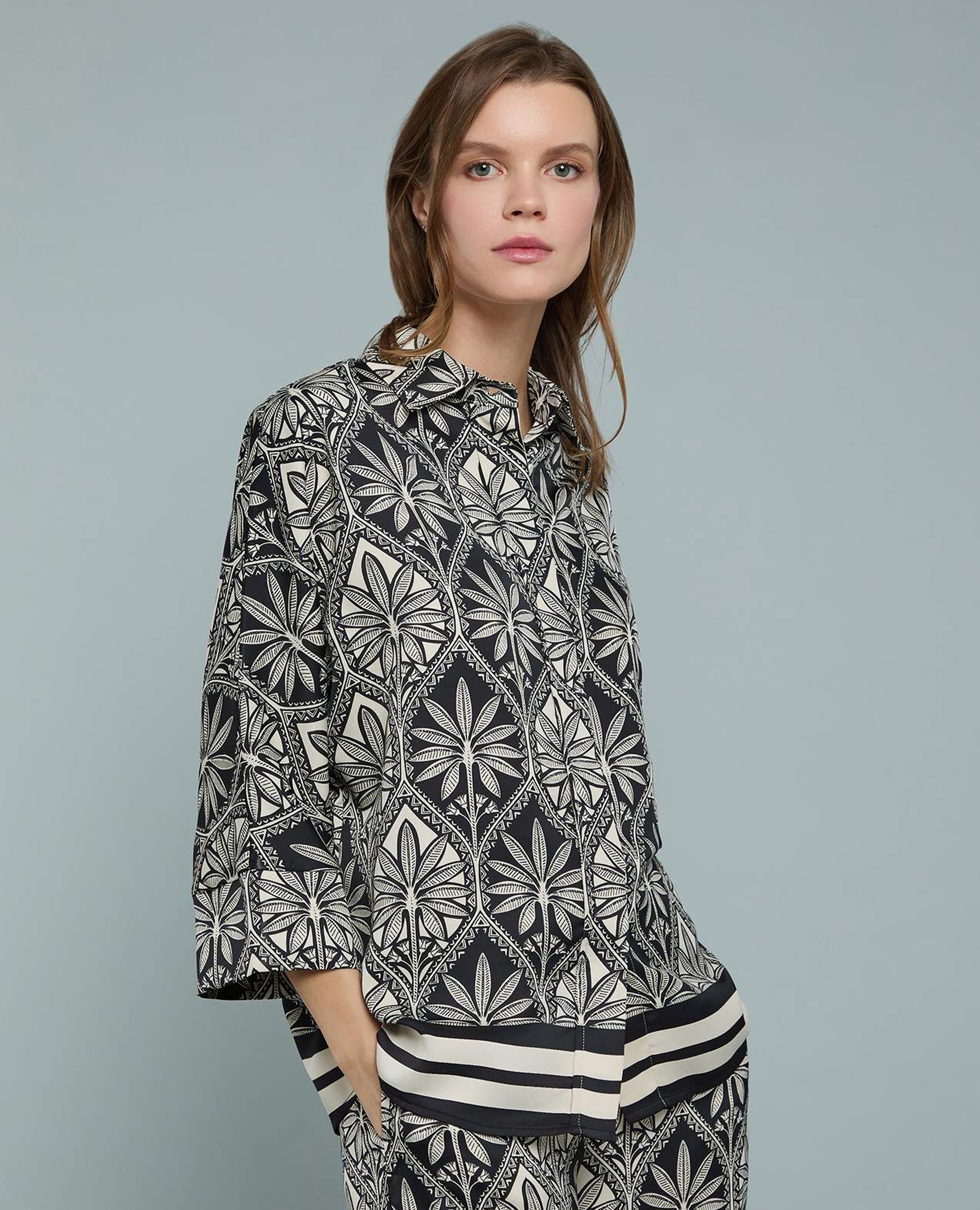 Patterned Shirt with Classic Collar and 3/4 Sleeves