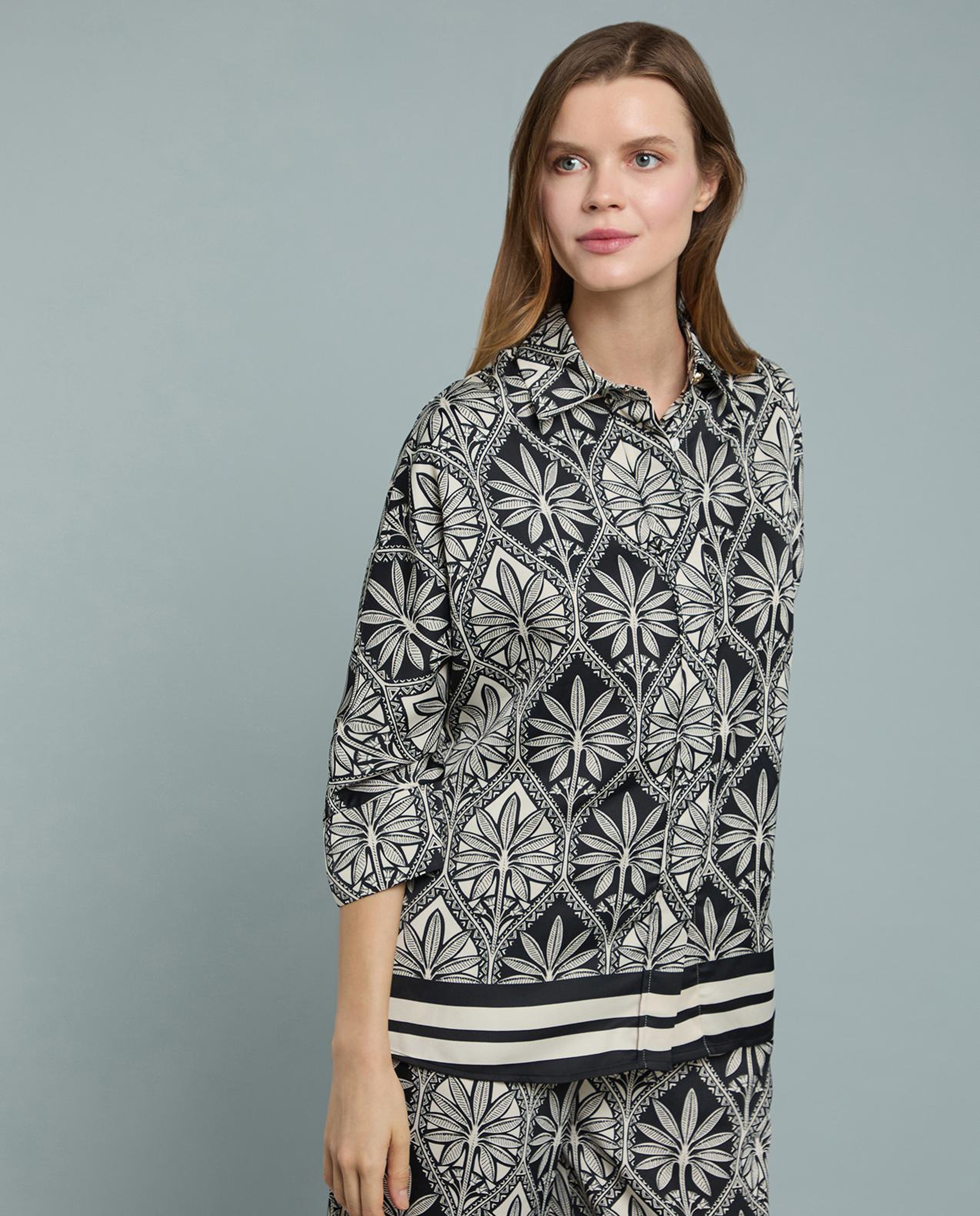 Patterned Shirt with Classic Collar and 3/4 Sleeves
