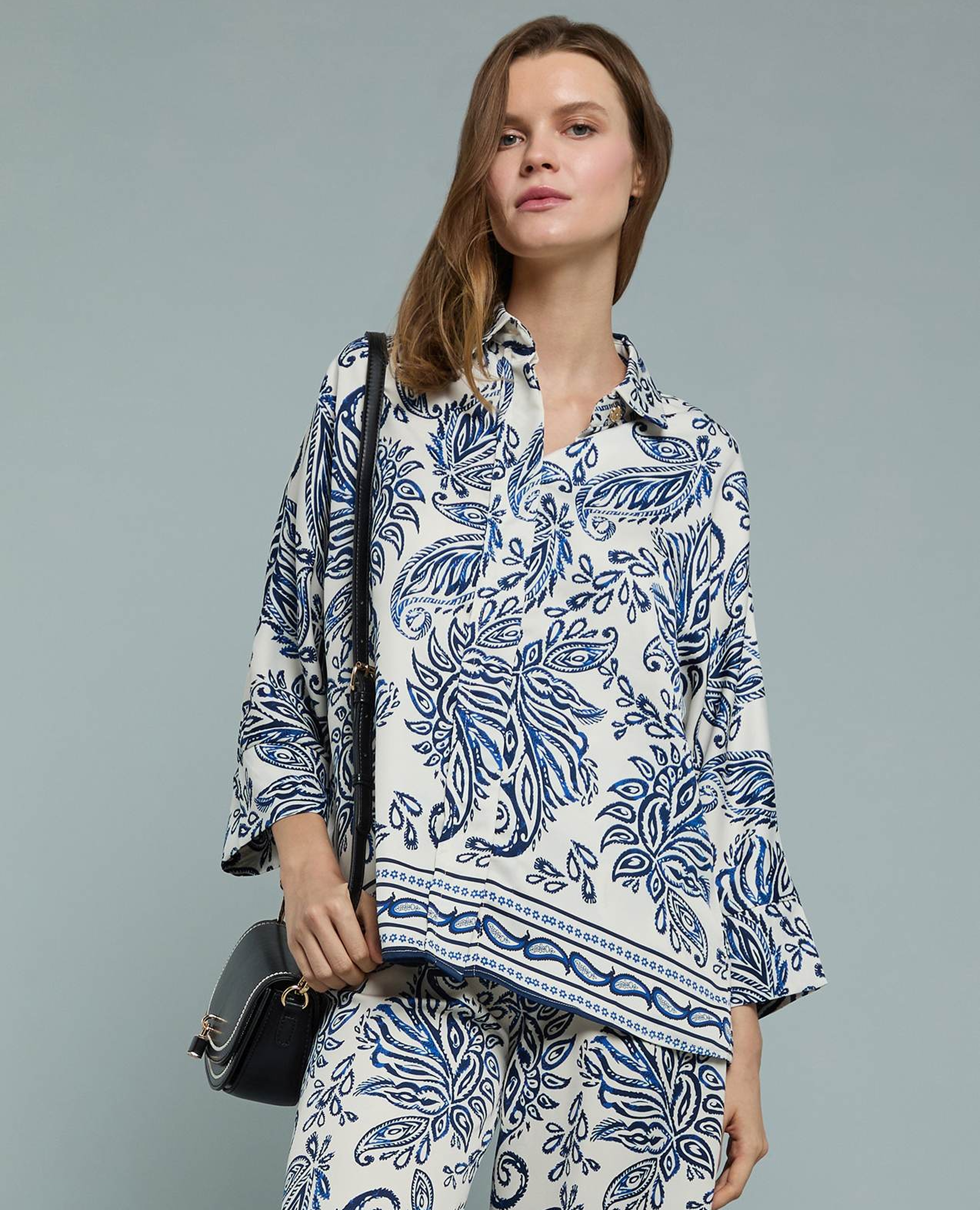 قميص بنقشة بياقة كلاسيك وكم 3/4