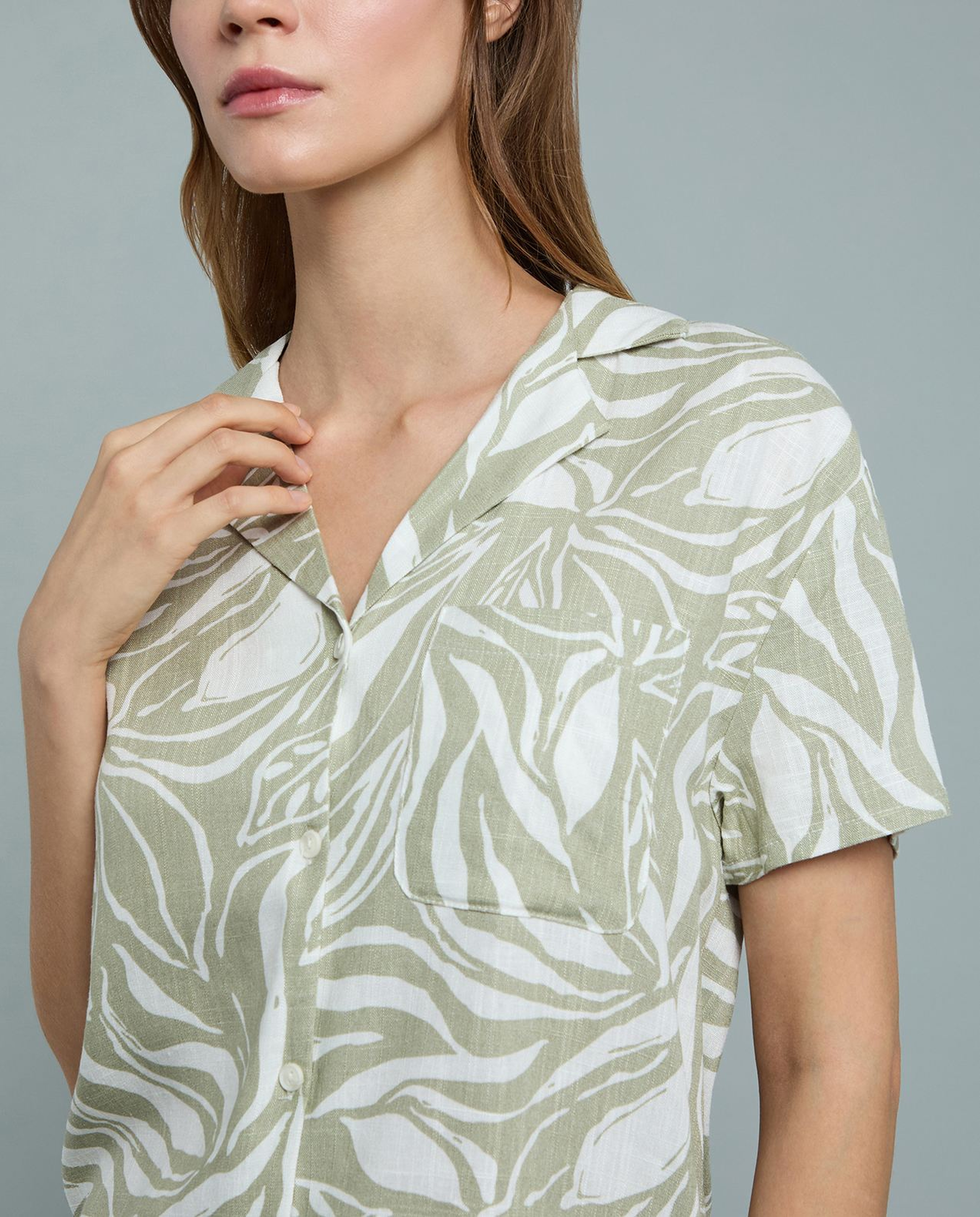 Patterned Shirt with Lapel Collar and Short Sleeves